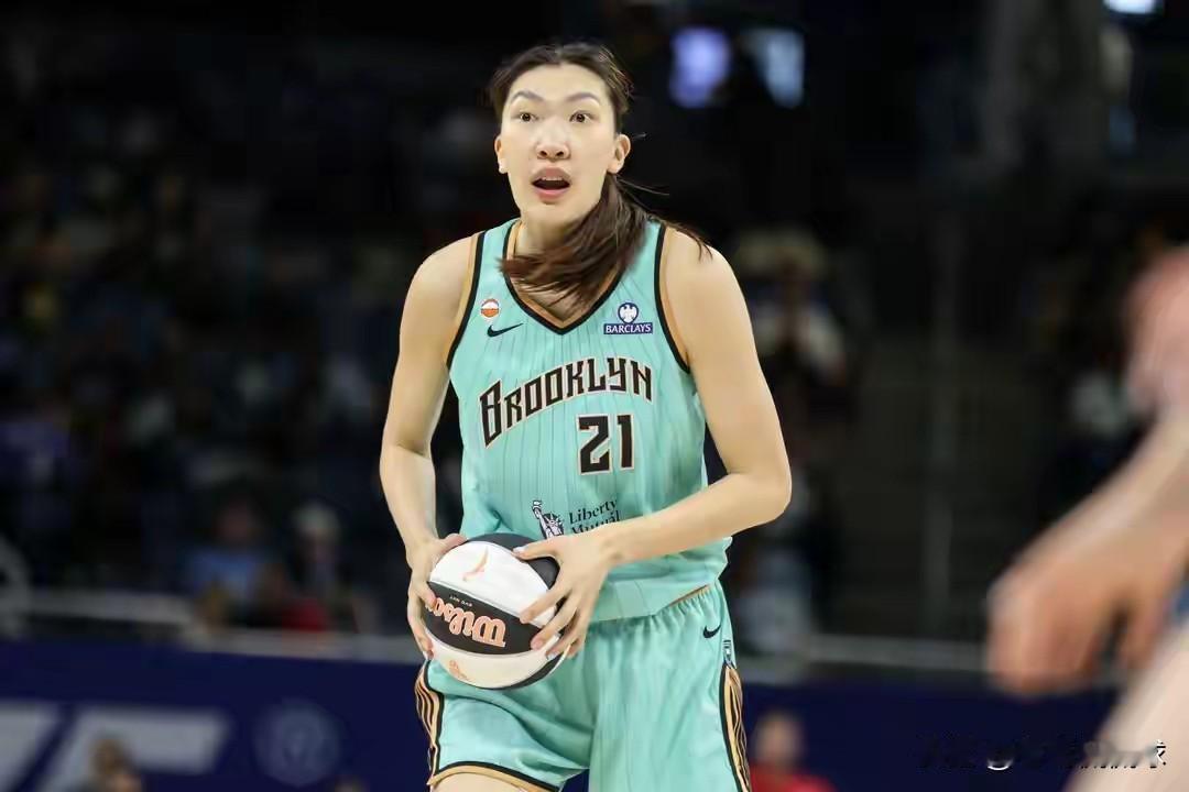 中国女篮核心韩旭真是虽败犹荣！尽管今天纽约自由人在WNBA常规赛中以86：93输