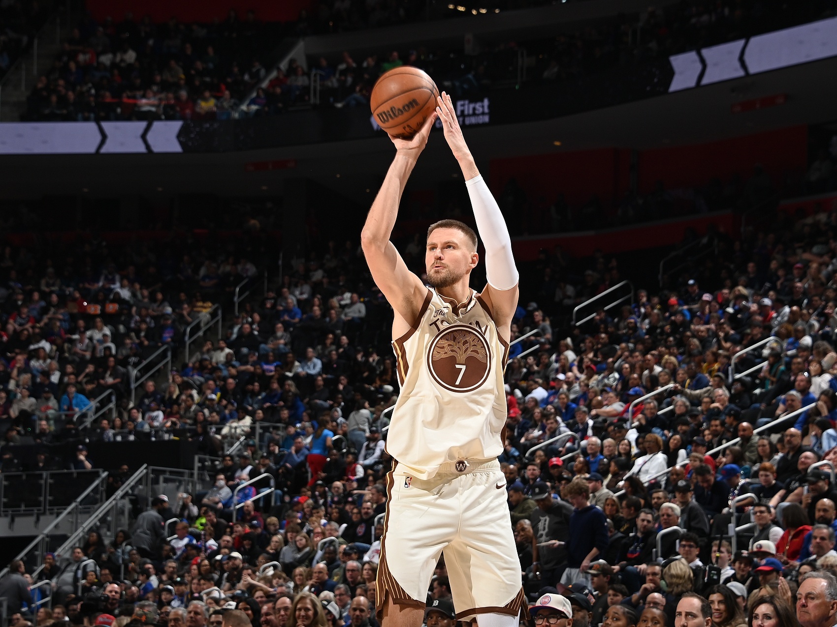 ➡铂金这就复出了？穆迪不会也要复出了吧金州勇士勇士vs独行侠金州勇士明日客场对阵