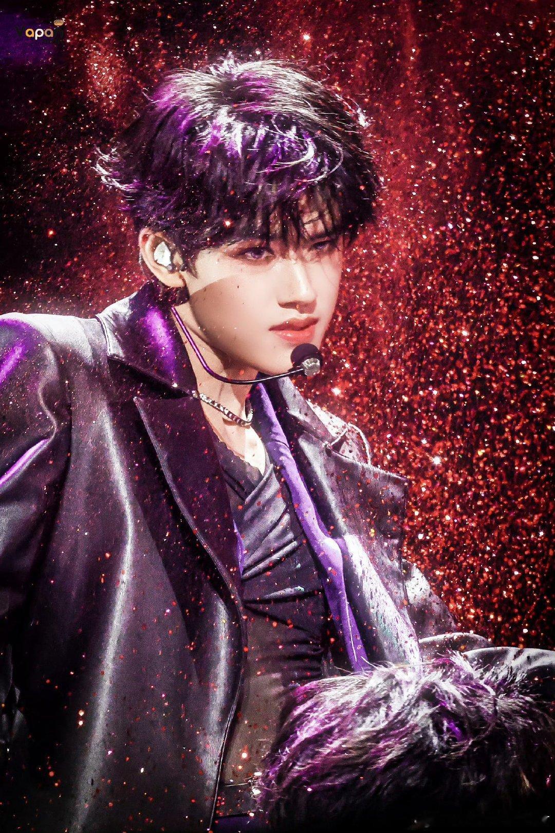 张极发布原创单曲壳张极原创单曲壳MV张极原创单曲《壳》MV真的太治愈！温柔旋律直