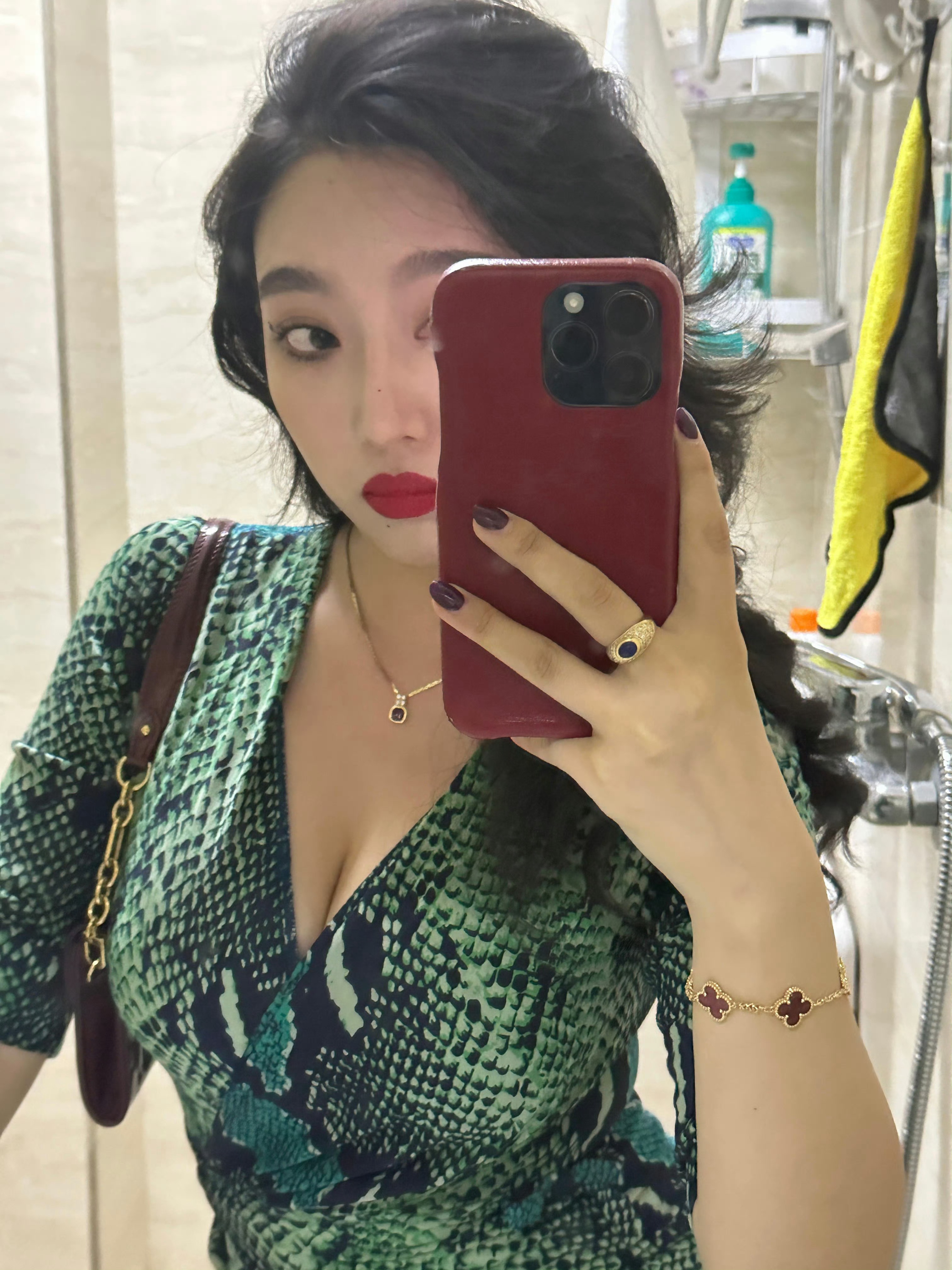 今晚是美人蛇 ​​​