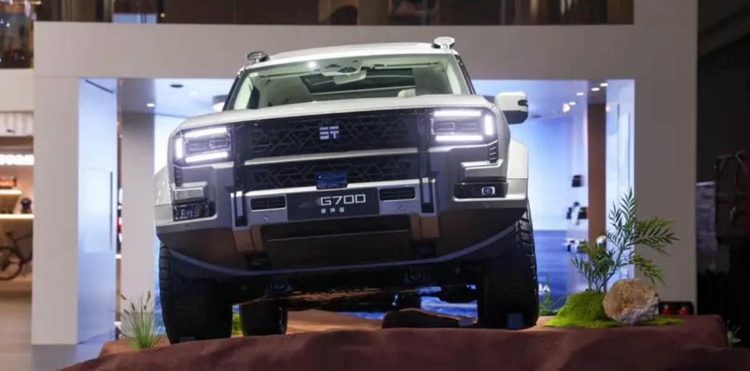 在2026成都车展上，纵横G700摩押版、G700至尊航行版、G700顶火鸣镝版