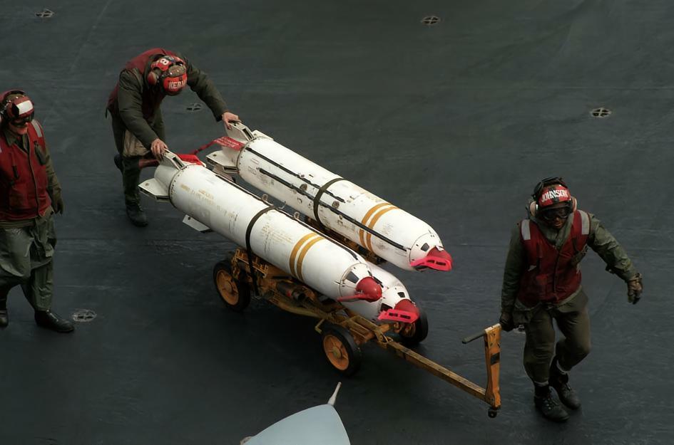 每天认识一件兵器 美国Mk 20“石眼”Ⅱ型集束炸弹Mk 20“石眼”Ⅱ型（Ro