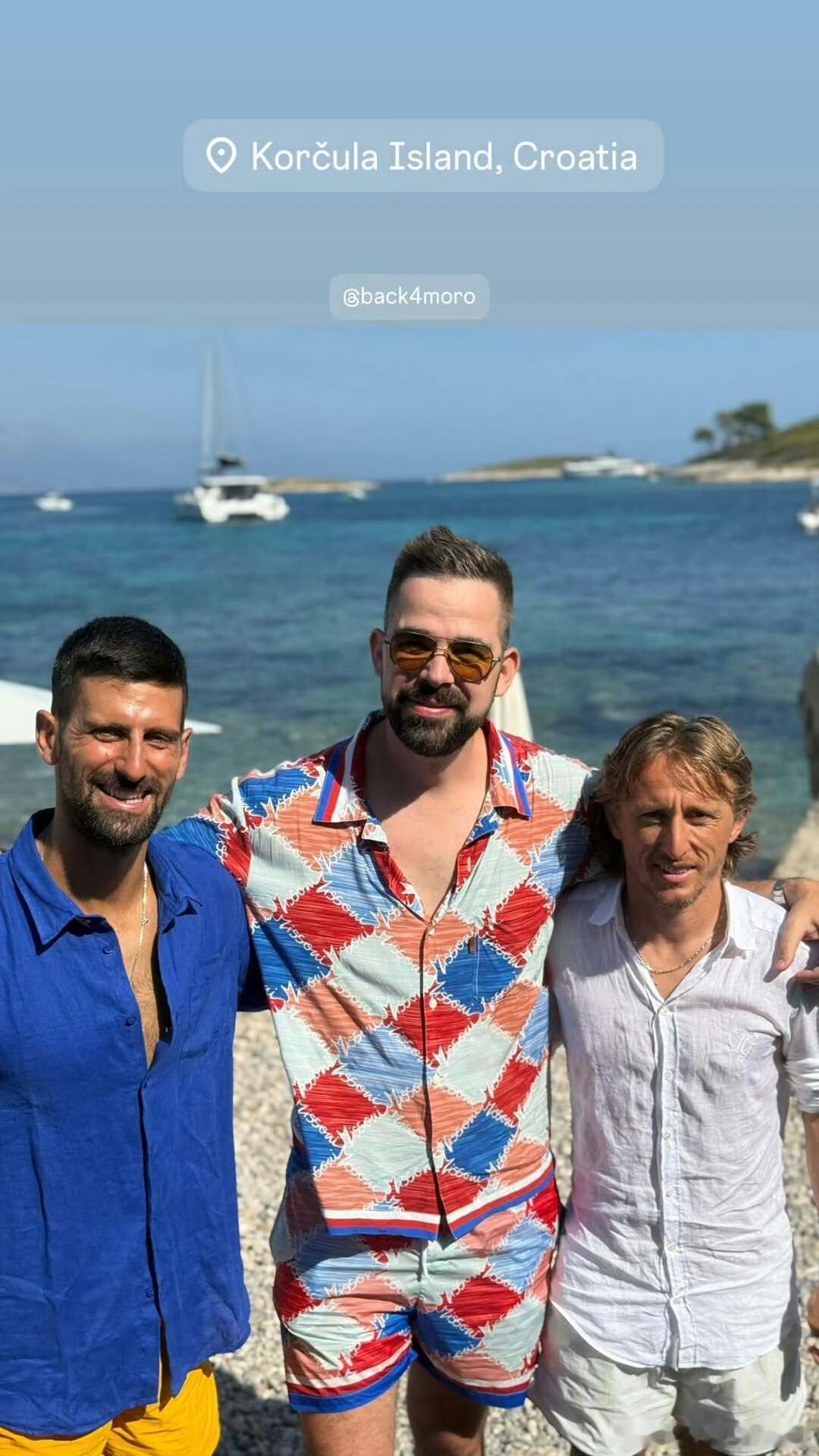德约科维奇🇷🇸遇莫德里奇🇭🇷在克罗地亚🇭🇷度假的德约遇到了莫德里奇；