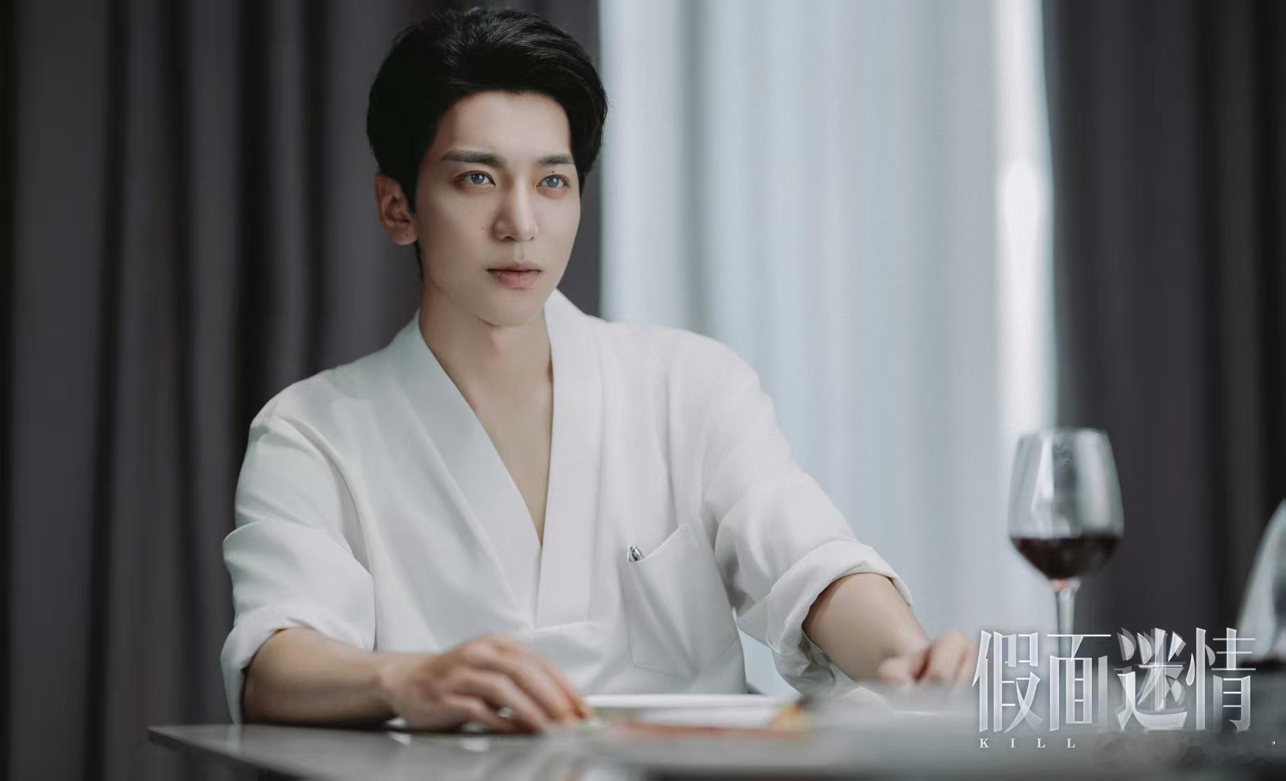 谁家剧一次集齐四个疯批《假面迷情》的男女主也太狠了！女主弄瞎男主，男主反手就把她