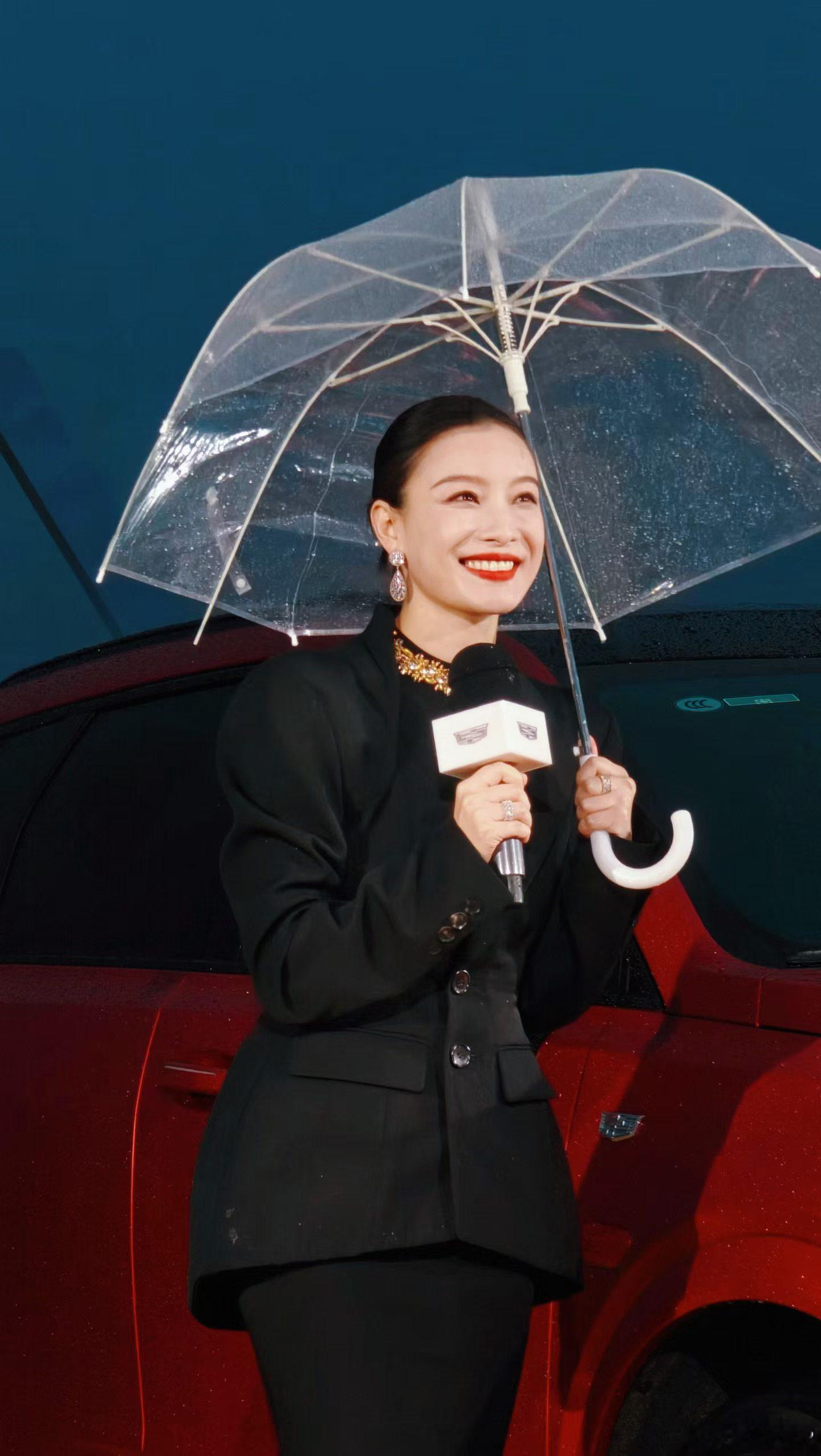 贺兰山脚下、葡萄园傍边，限时权益价25.99万元起的凯迪拉克全新XT5 PHEV