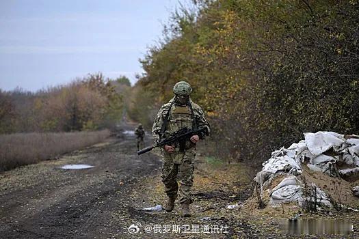 【俄国防部：乌军一天在特别军事行动中损失约875名军人】 据俄罗斯国防部5月12