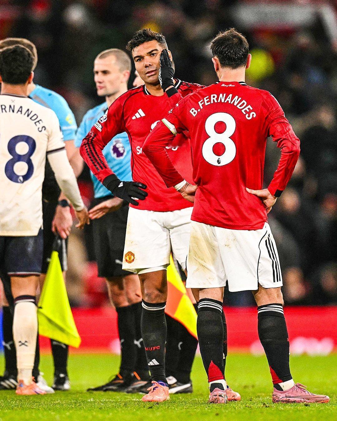 曼联这前场的停球都能停到我家了…