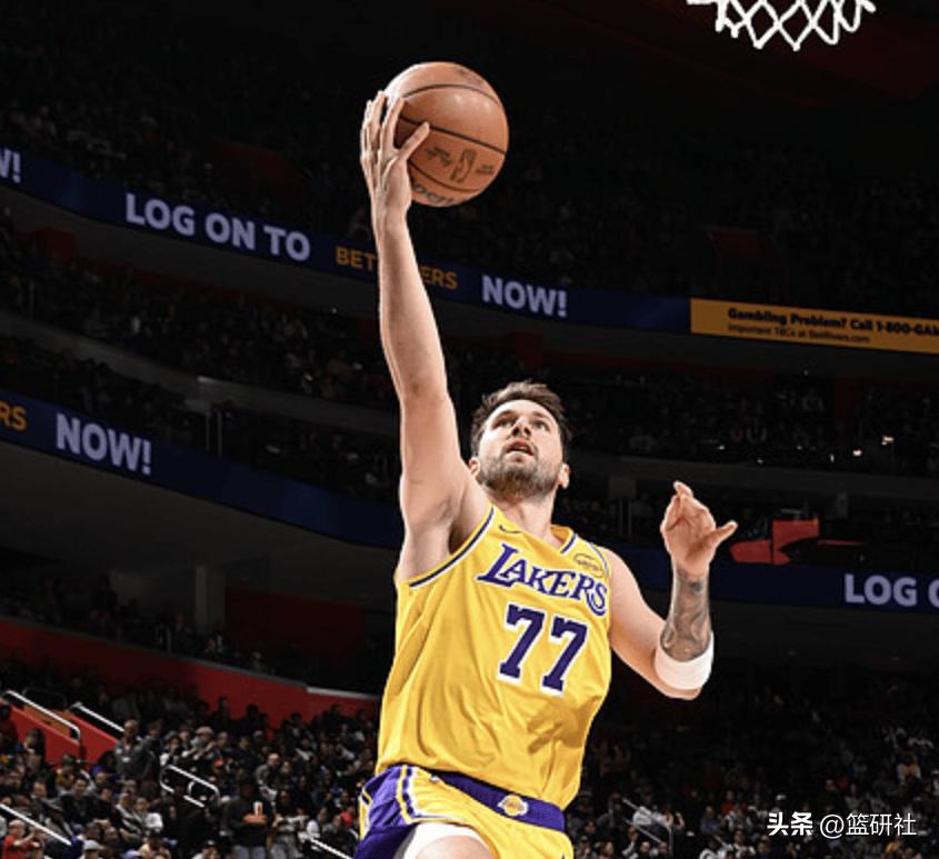 不到2万分钟拿到15000分的四位球星，最后一位最过分

东契奇，17971分钟