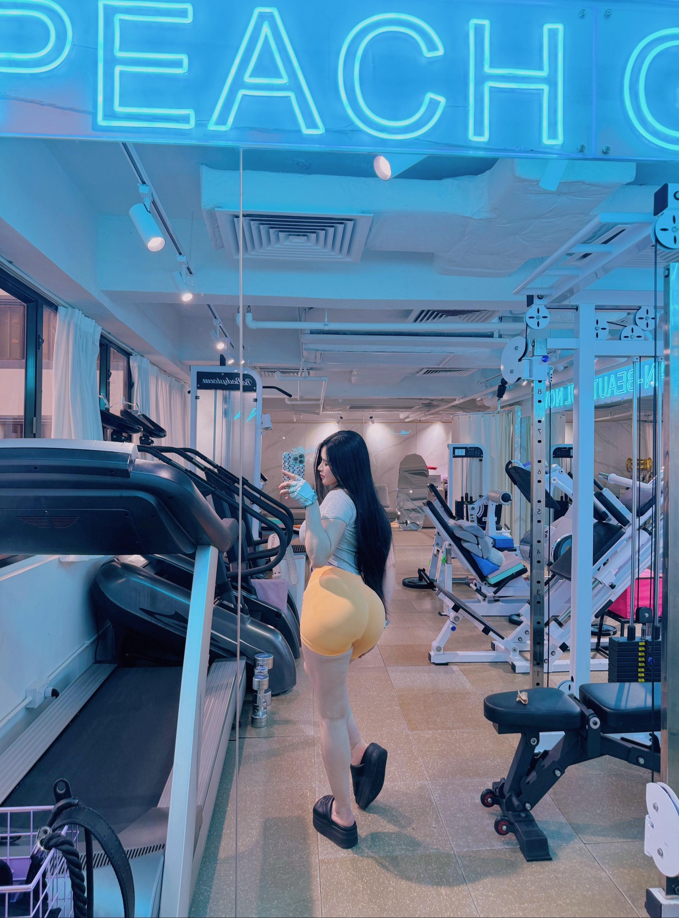 不爱不爱 天空都一样苍白 如果你要去看海 我能学着等待🧡