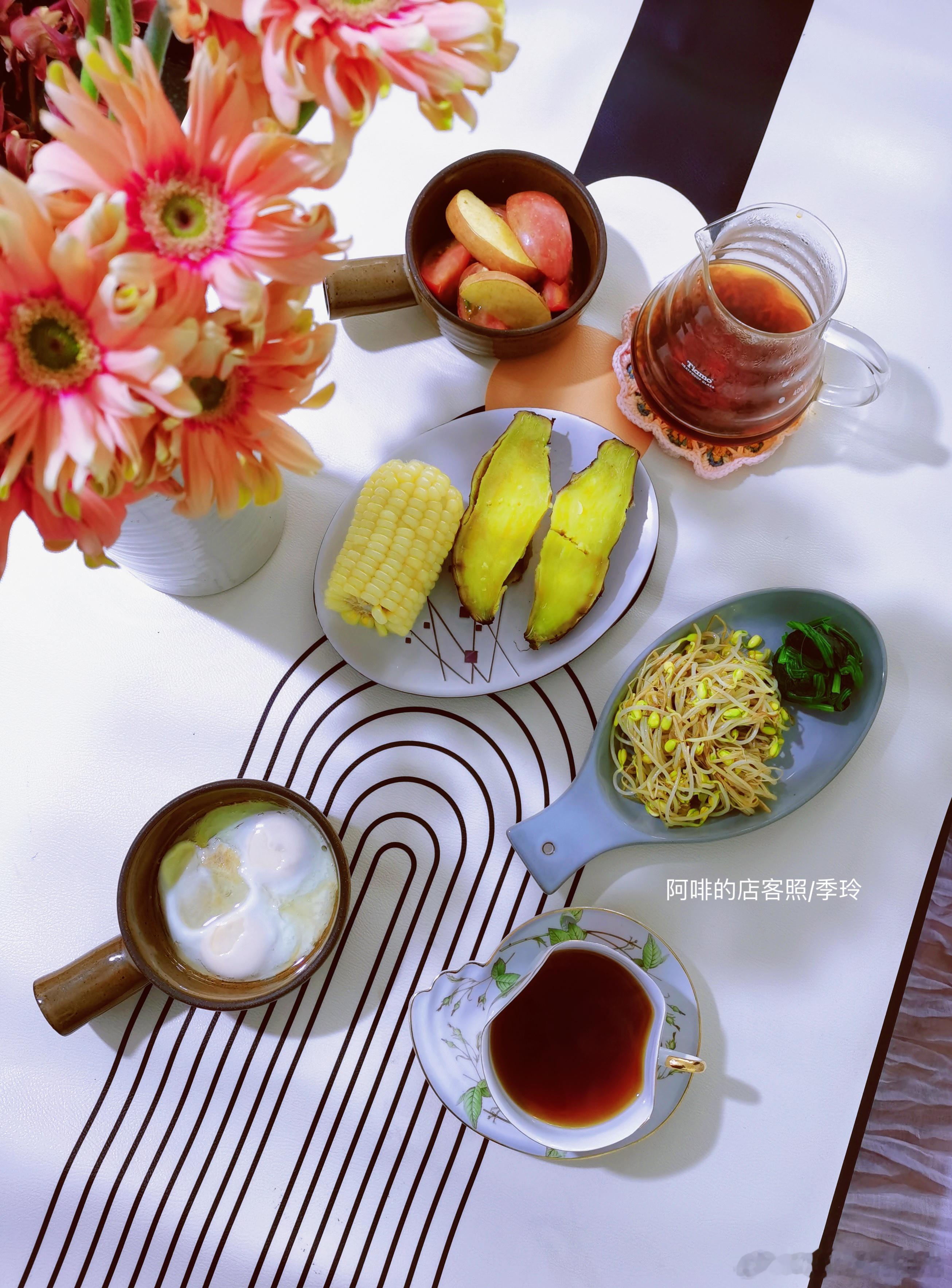 现在“享受一杯咖啡”是从磨豆到萃取全部自己手动完成，最后再慢慢品尝自给自足的幸福