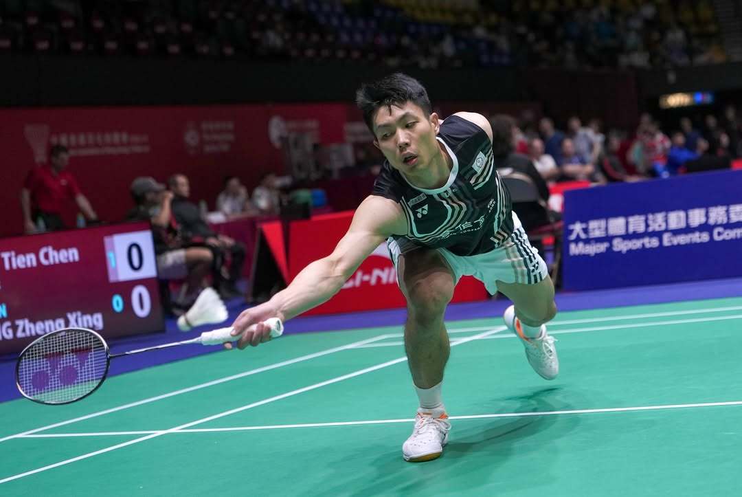 周天成 21-8、10-21、21-12 王子维次轮：周天成 vs 🇭🇰伍家