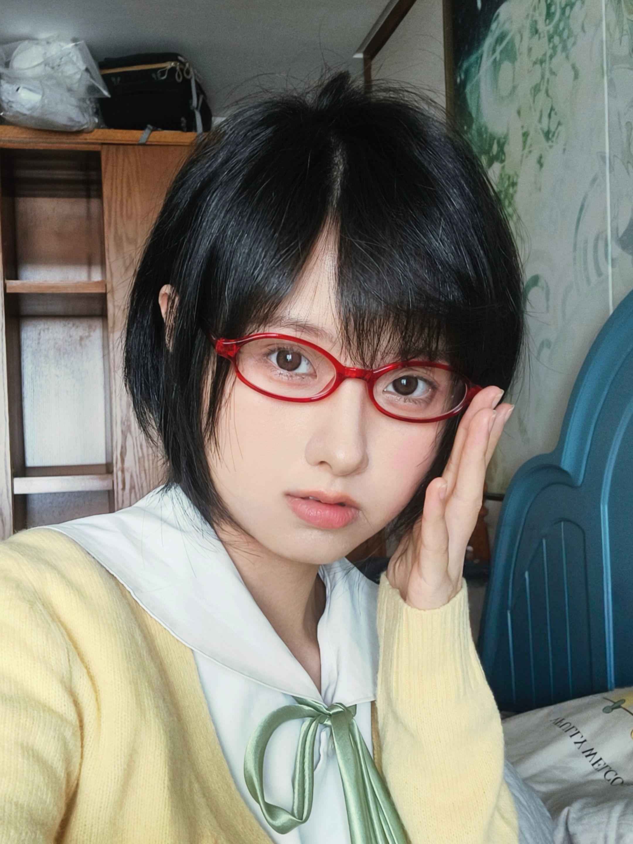 戴眼镜好还是不戴好呢？