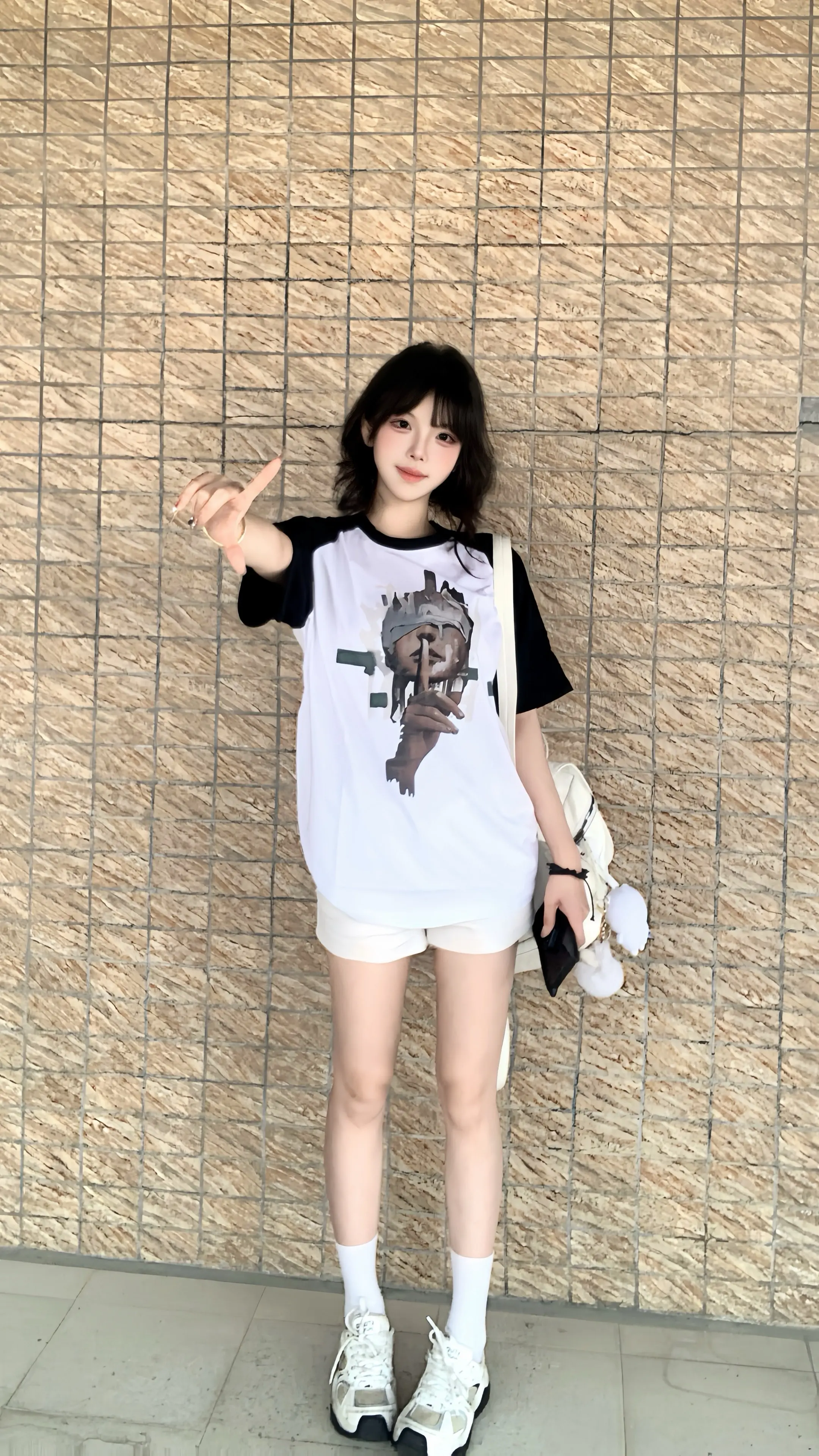 如果我赚到很多钱 我一定买下你的片刻柔情。