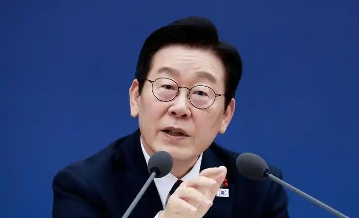 日韩议员几乎脚前脚后申请访华，一个全员顺利入境，一个整团行程当场作废，反差就这么