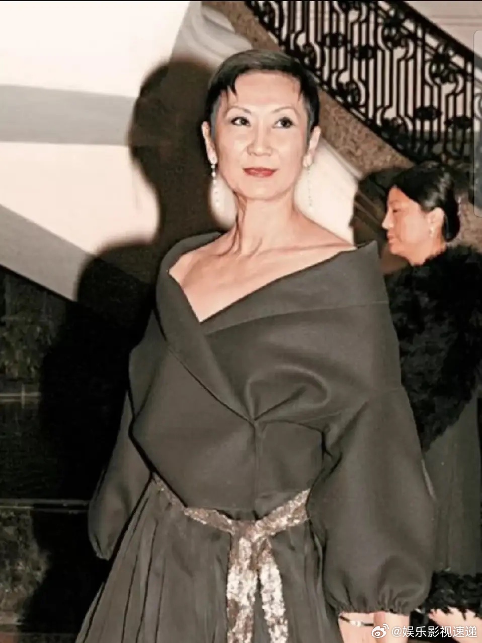 发现没有， 徐克电影里最经典的女性角色，几乎全是照着施南生写的，东方不败，雌雄莫