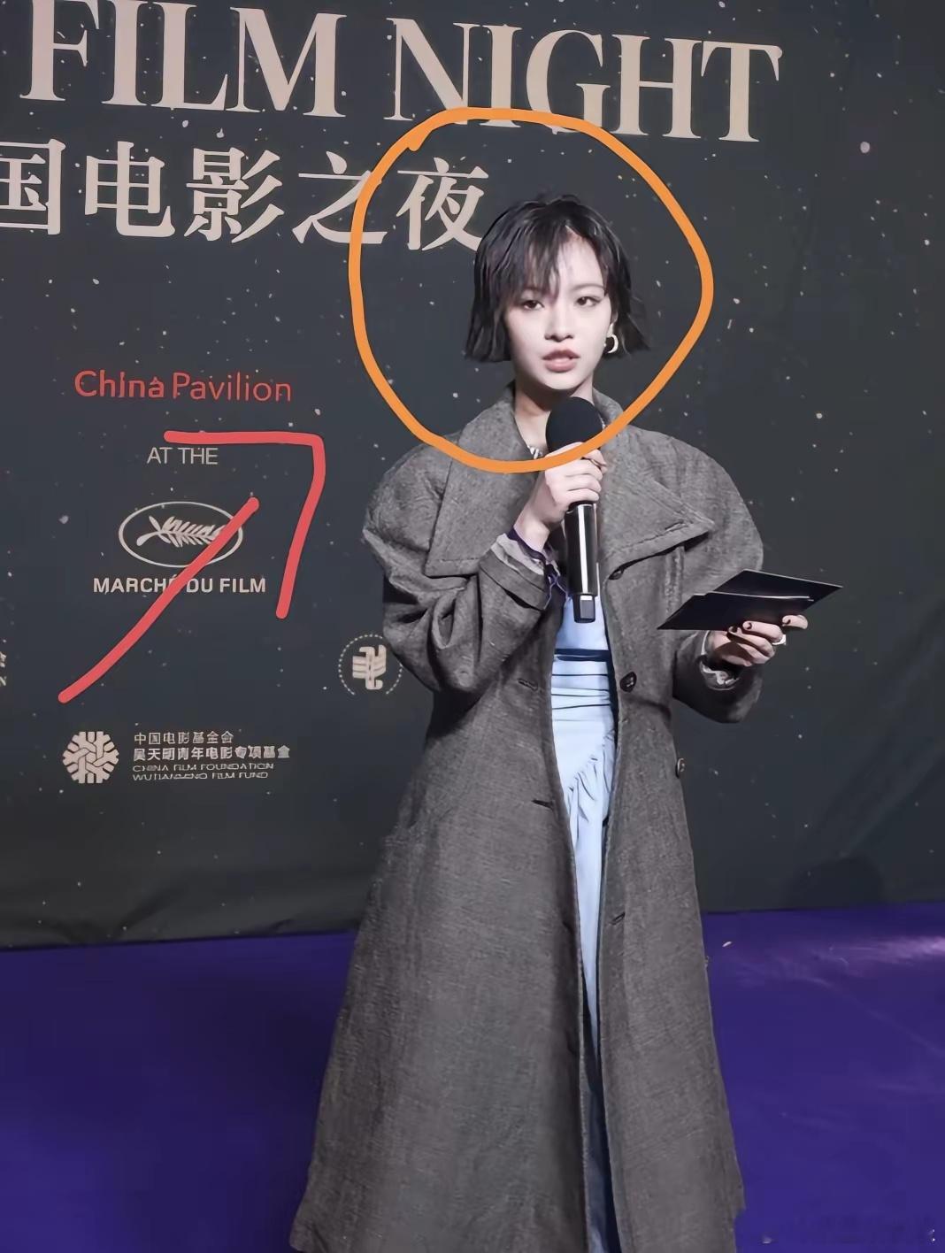 最近看了李庚希的发言真是越看越舒服不怯场谈吐优雅，不愧是能拿上金鸡奖的人。李庚希