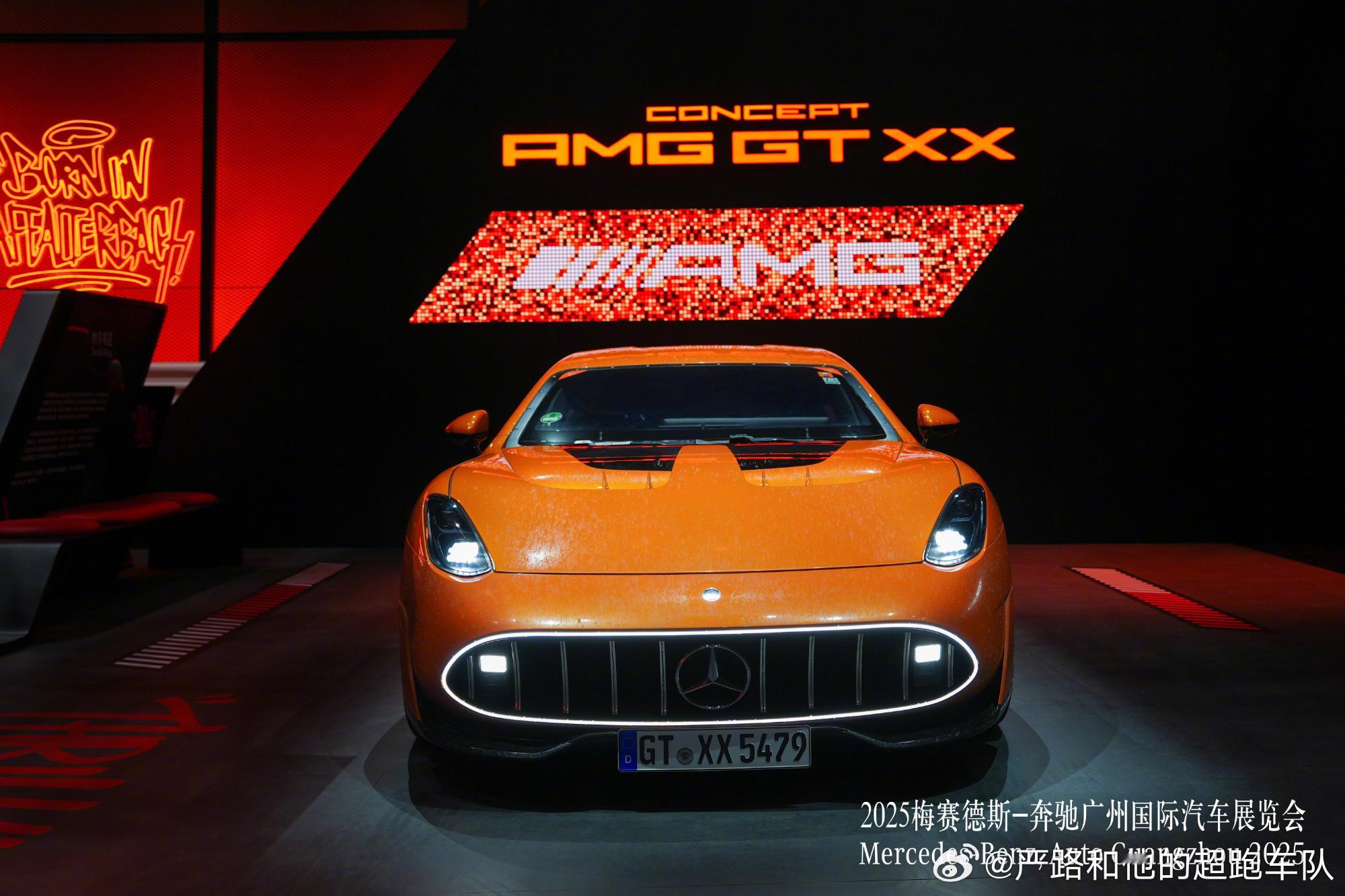 在 上，奔驰用三款截然不同却相互呼应的车型，给出了一个极具层次感的“未来宣言”。