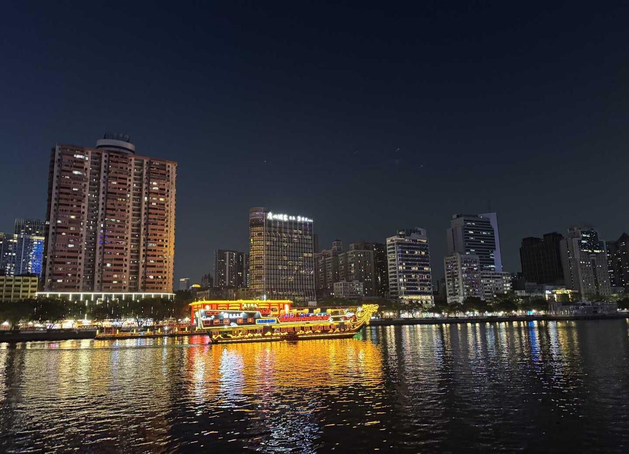 在广州珠江跑的好
适合跑步
跑步 跑 珠江 广州 夜景