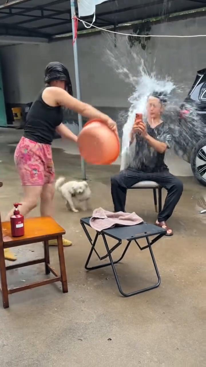 不好意思。