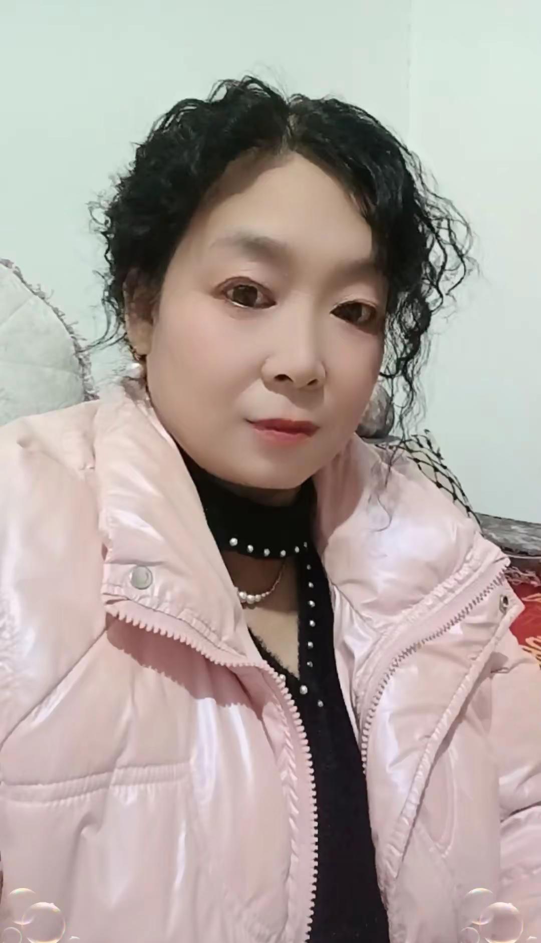 天气不正常我也不正常昨天穿秋衣今天穿棉袄。