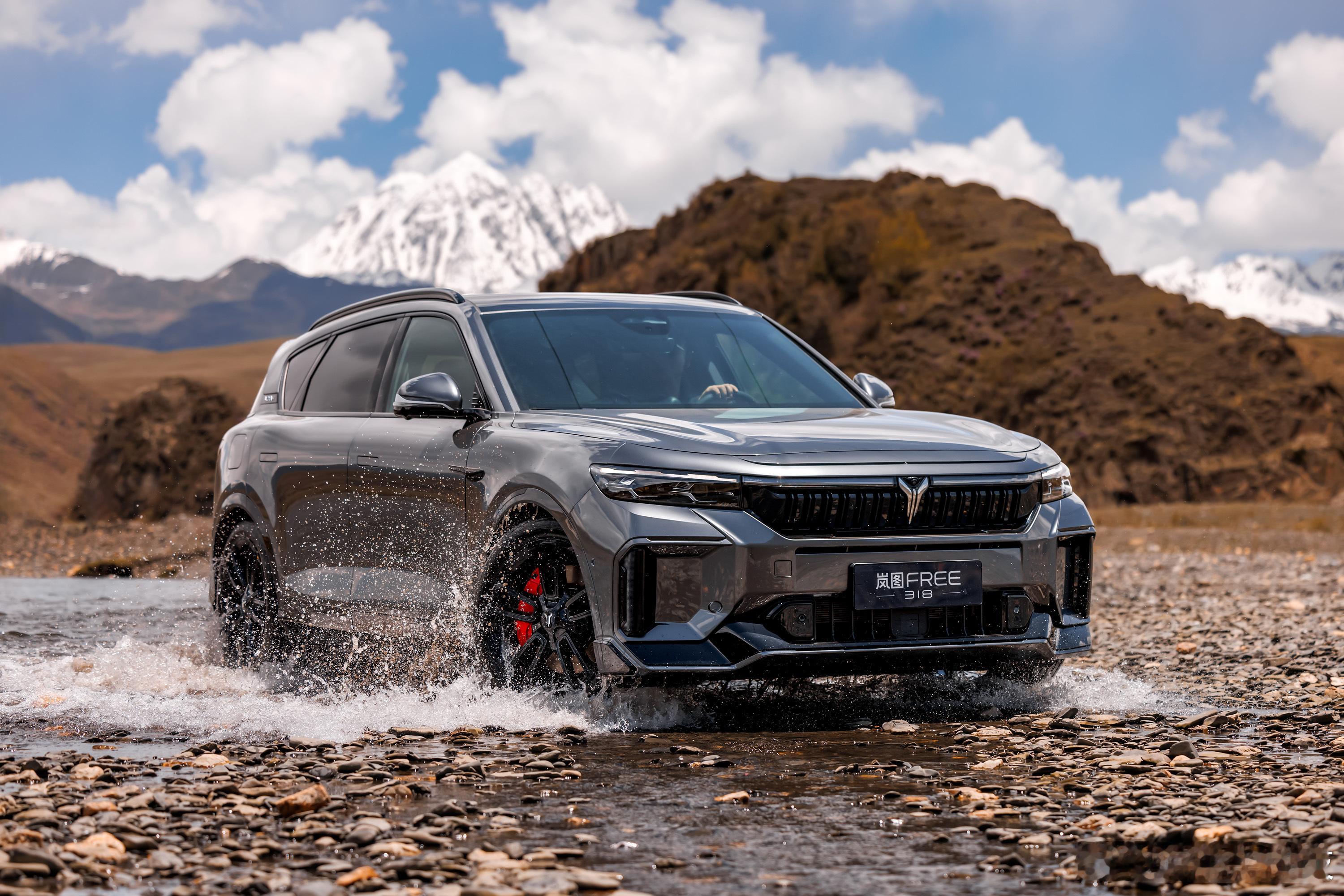 #00后出手了老板悬崖营业# 悬崖边泊车，玩的就是心惊肉跳，但是新蓝图FREE 