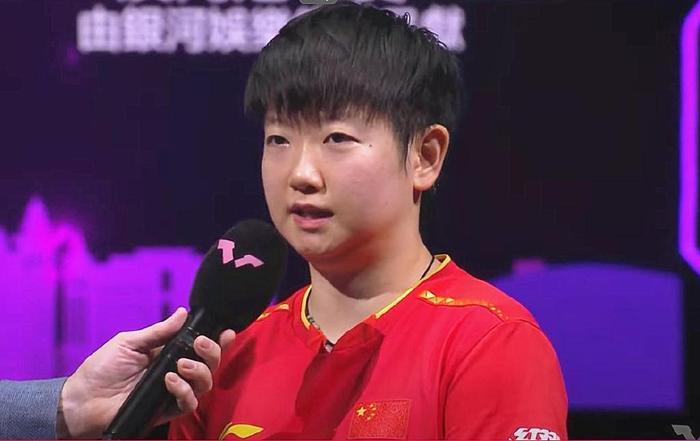 国乒3胜1负！孙颖莎意外丢1局，王曼昱不战而胜，向鹏苦战5局惜败
2025年WT
