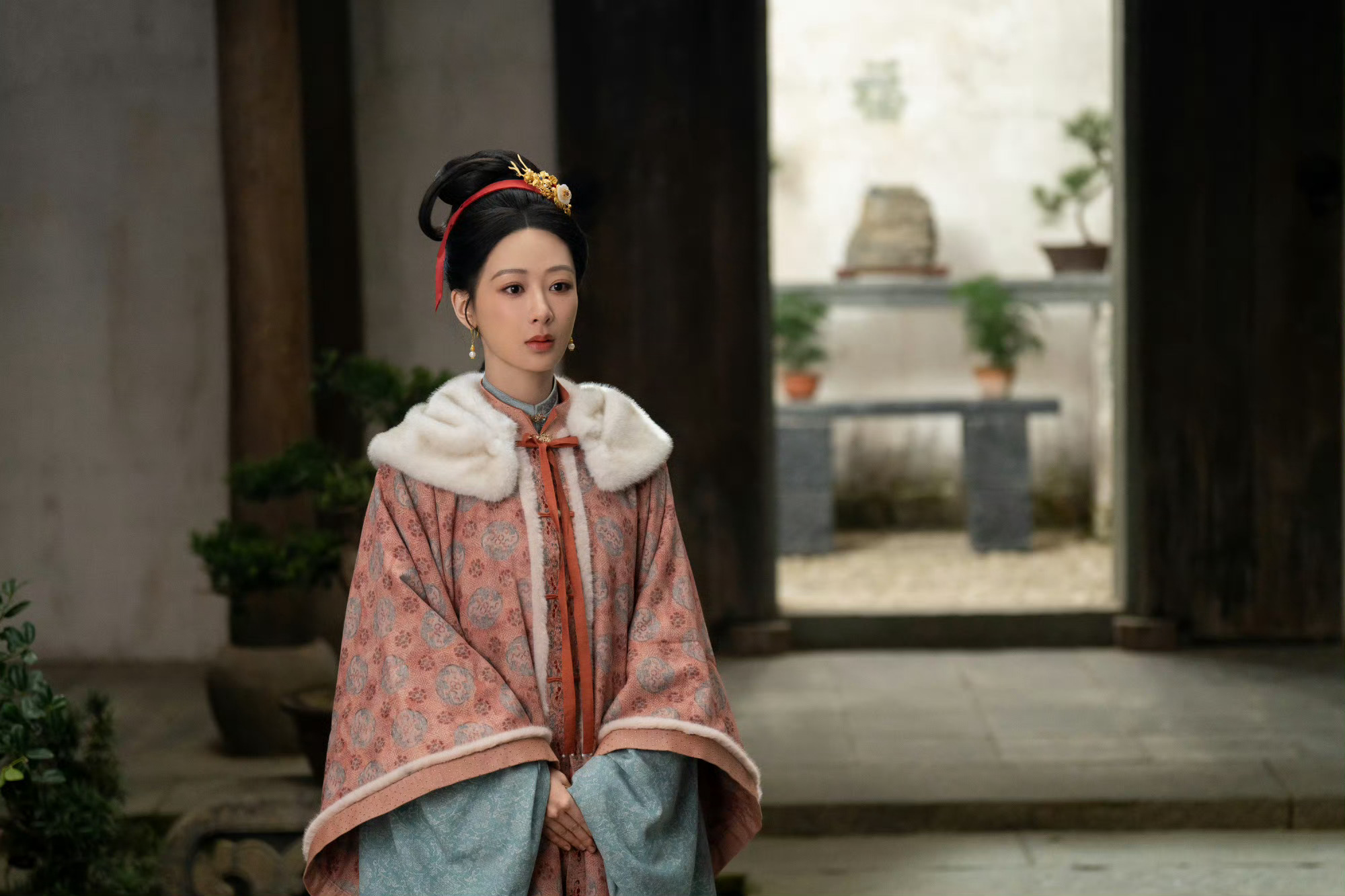 杨紫杨紫李祯 💜杨紫家业《家业》杨紫饰李祯：生为女子，亦担家国。以墨锭为剑，斩
