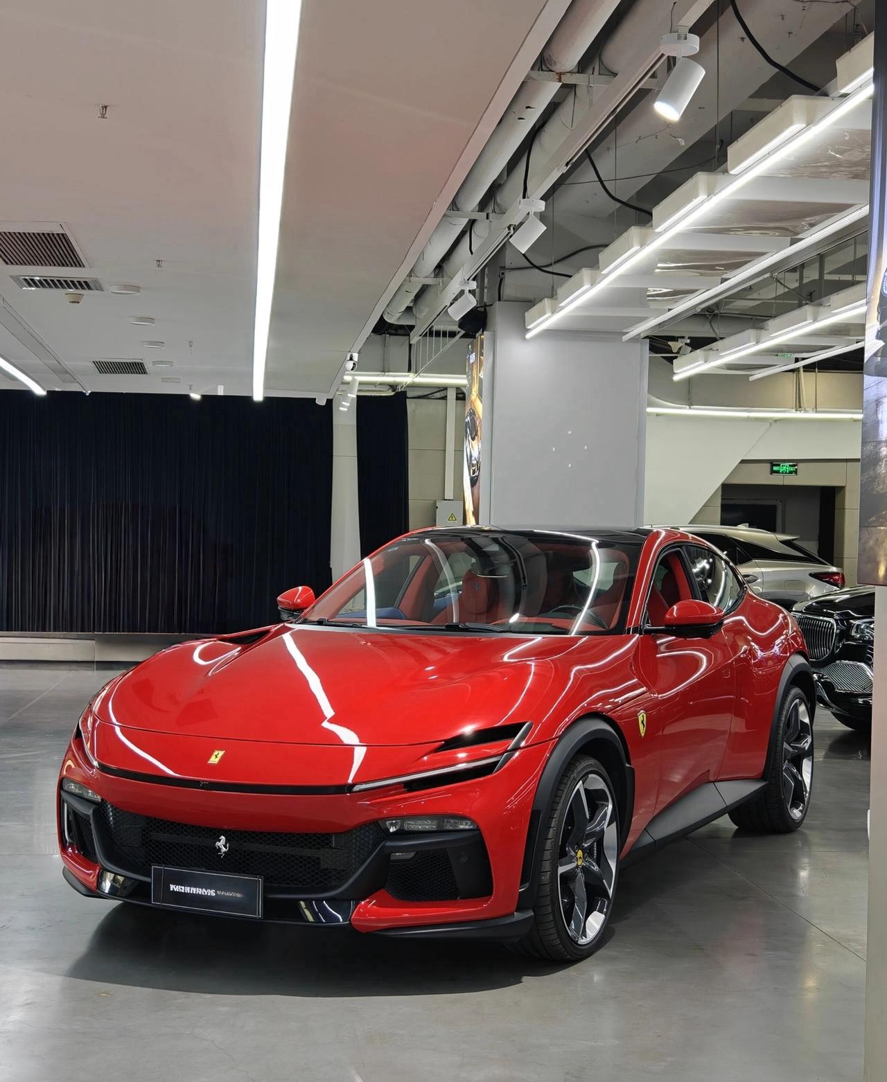 6.5L V12赤焰红，Purosangue尽显跃马风华    25年上牌法拉利