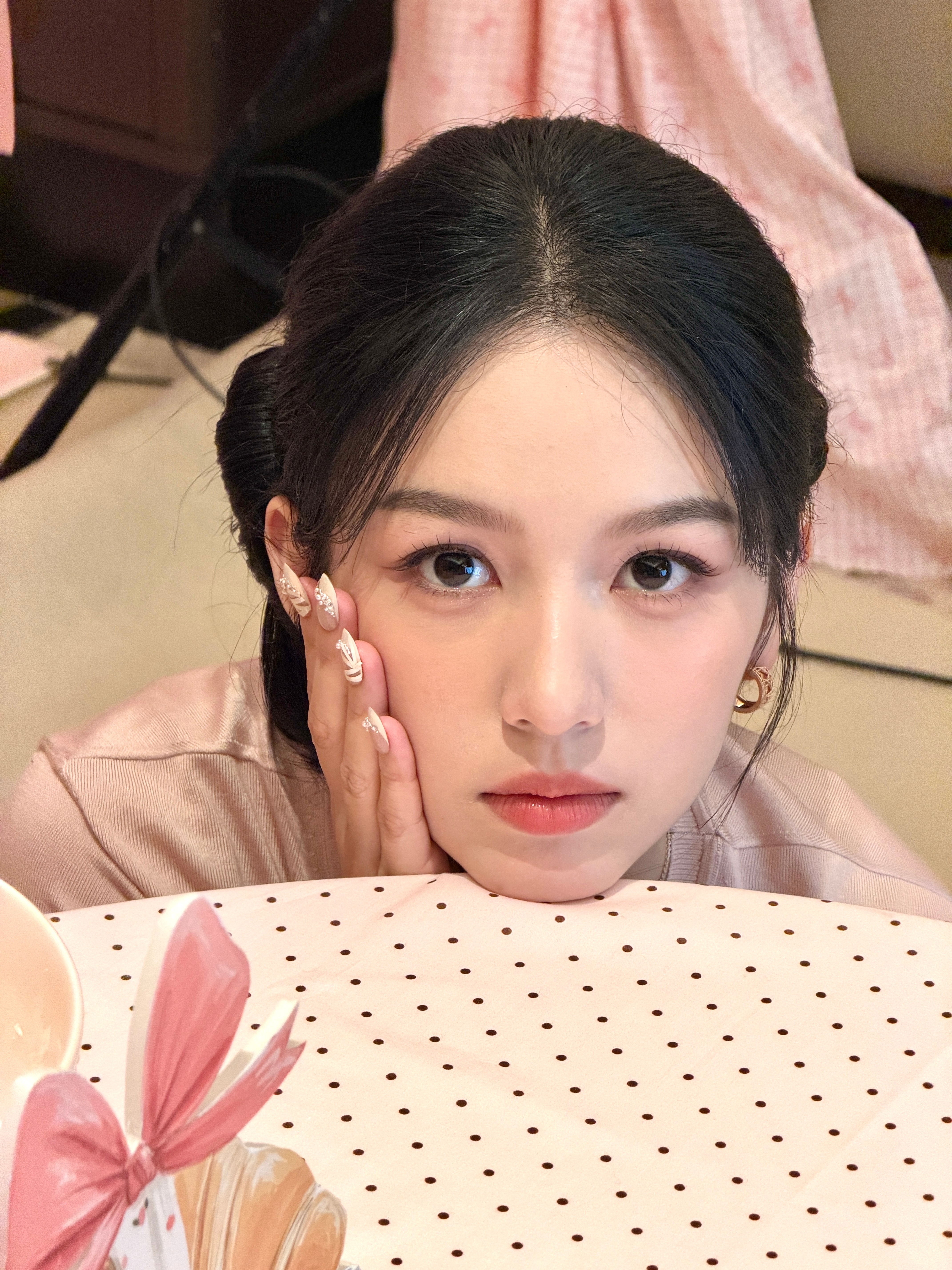 周也的美甲是芭蕾舞鞋【周也】看此女的实况真是享受得不得了 