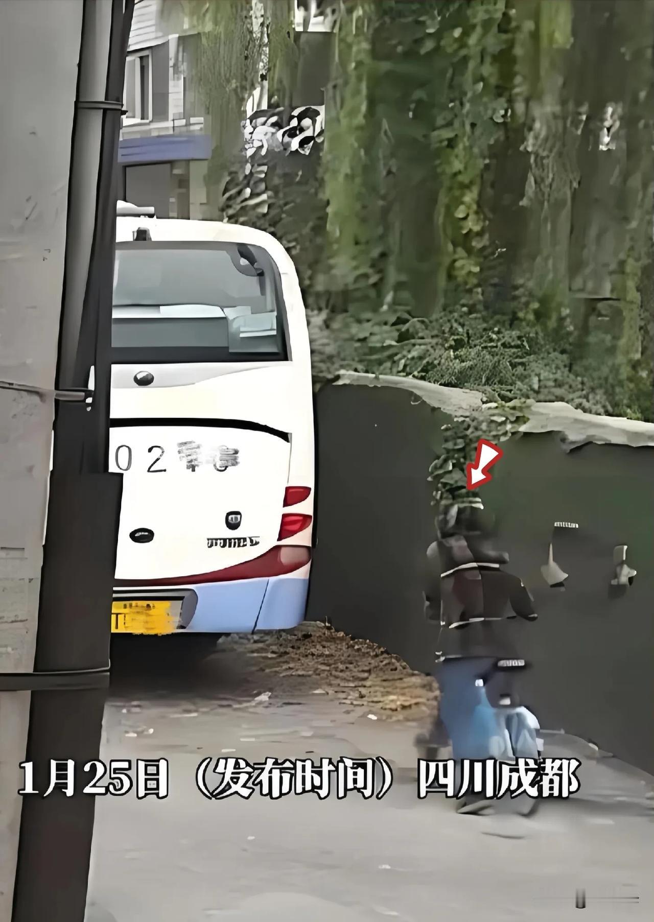 不到一个月吃70多斤腊肠，说出来你信不信？

日前 ，四川成都警方破获了一起腊肠