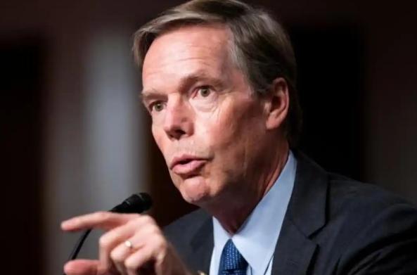 逼人表态？美国前驻华大使伯恩斯表示，中国面临一个根本性的问题，他们声称希望为世界