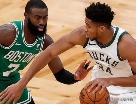 北京时间1月12日8：30，NBA常规赛东部焦点战，第二名的雄鹿队主场迎战第一名