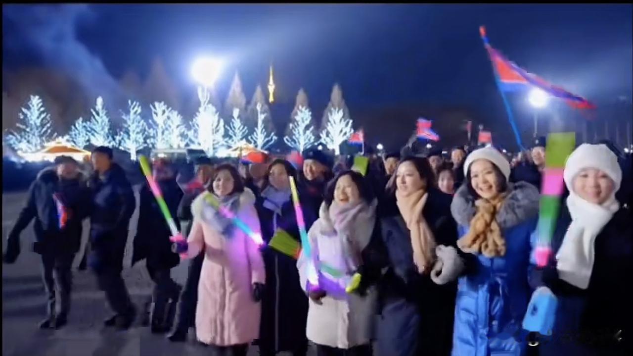 看了朝鲜迎新年的元旦视频，莫名地，一股羡慕之情涌上心头。
朝鲜人工资不高，出行没