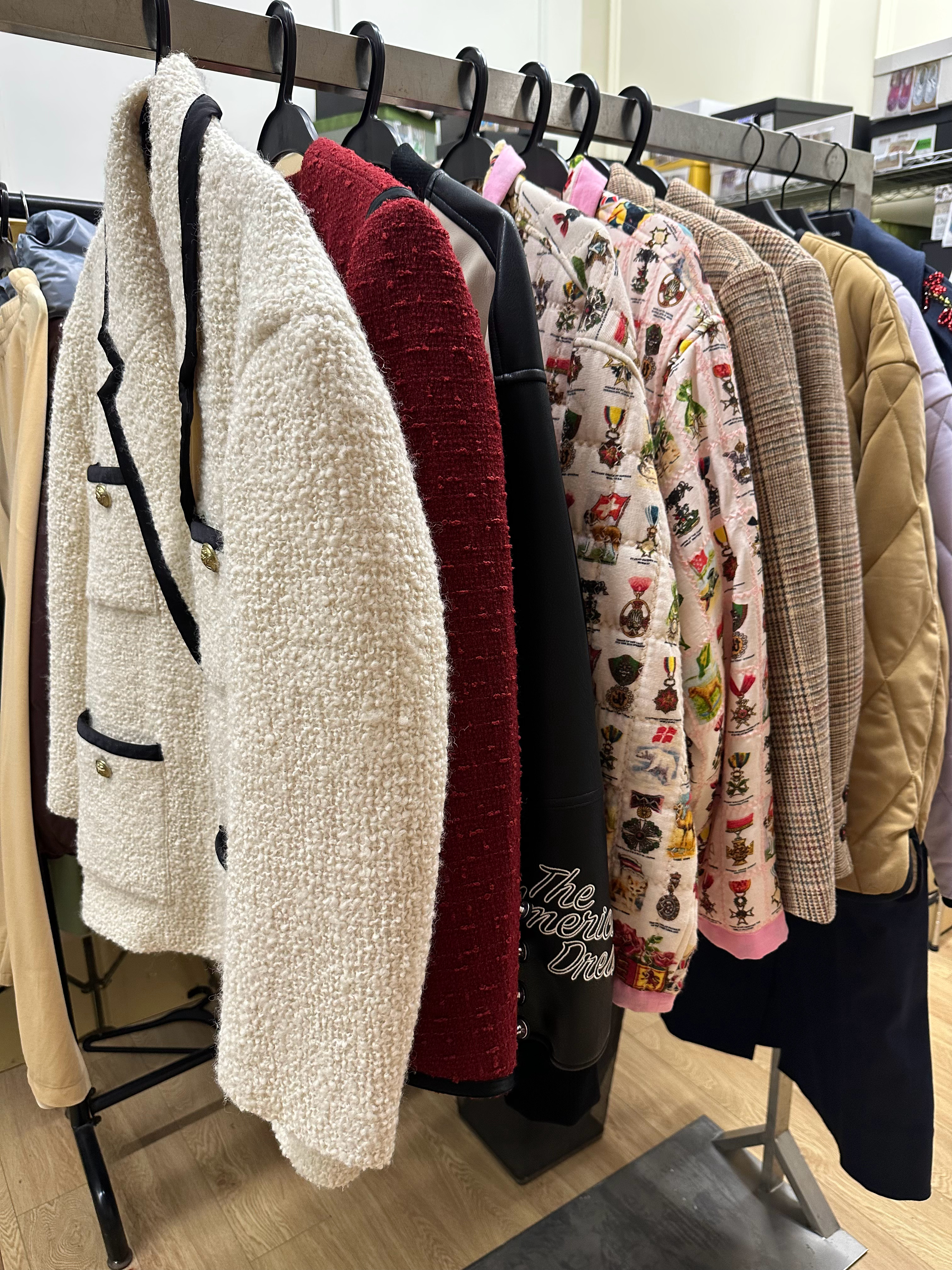 7点钟继续播播 每个半个小时就抽送样衣哦🥳🥳 ​​​