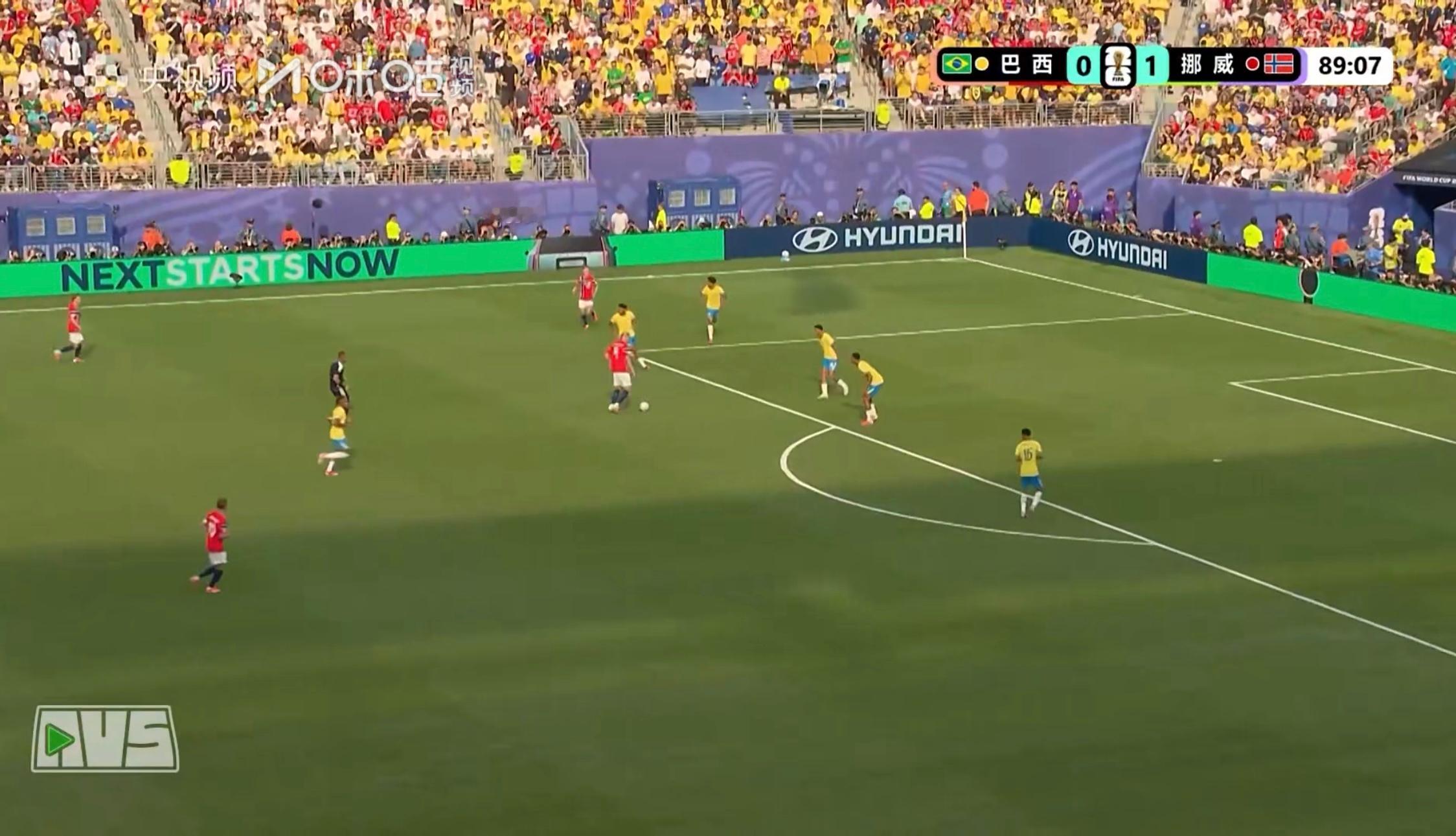 哈兰德2-1巴西！哈兰德踢出他国家队生涯又一场代表作高空球隔扣加布里埃尔，禁区前
