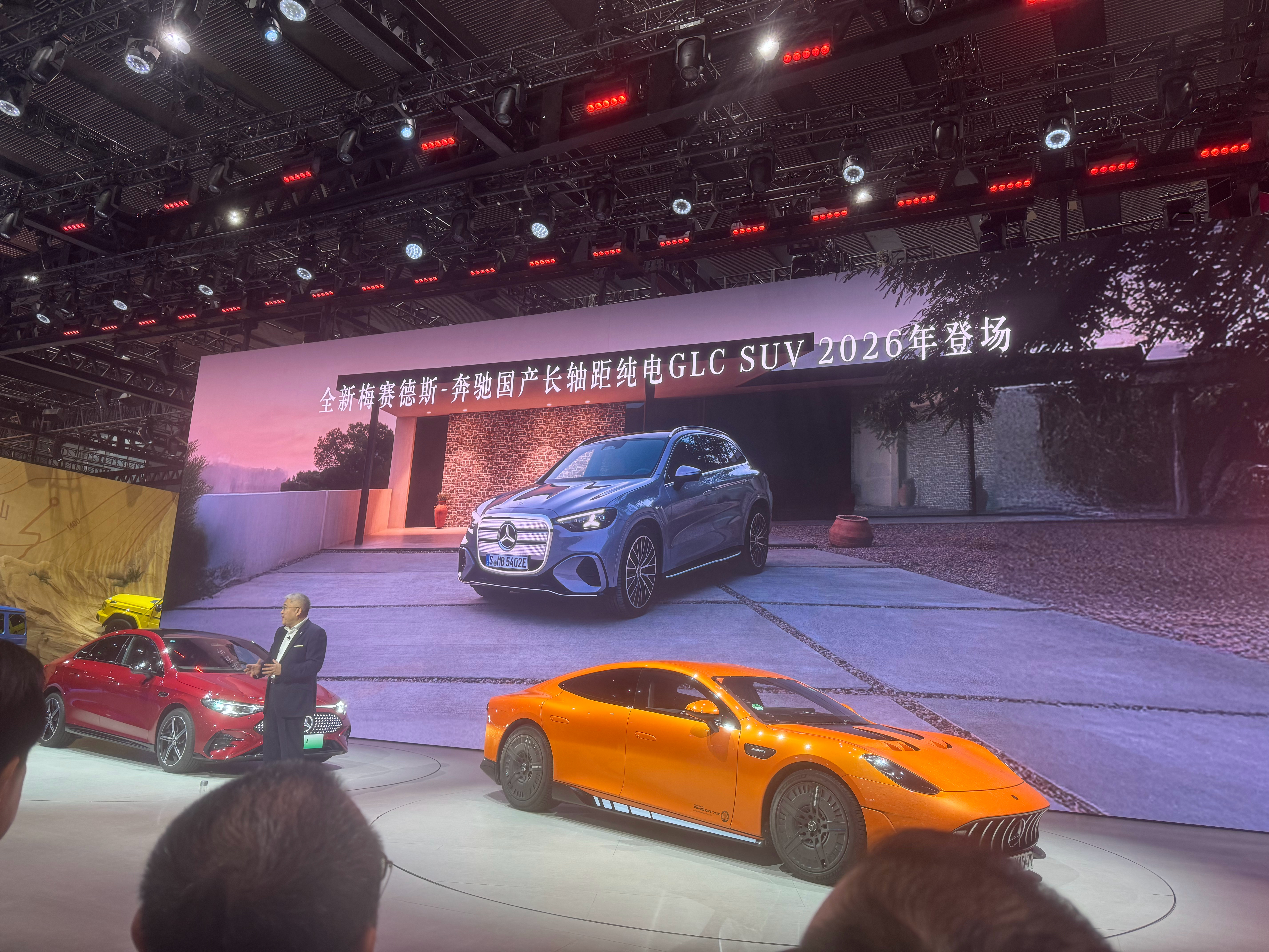 奔驰GLC也即将推出6座版本。 