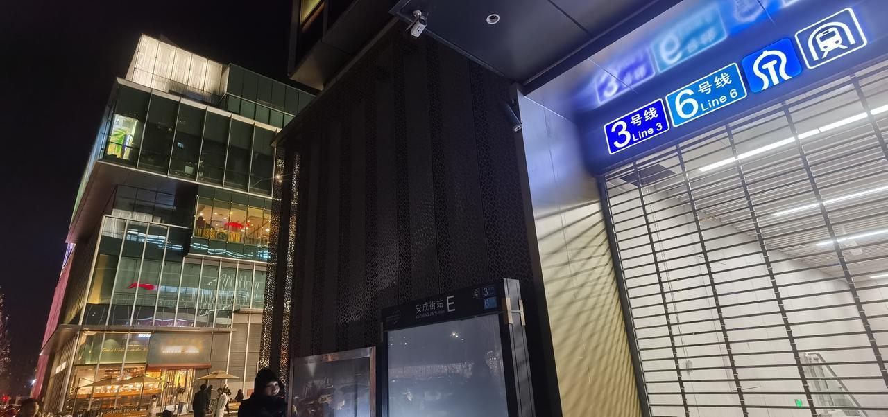 济南龙湖天街新增6号线地铁站出口