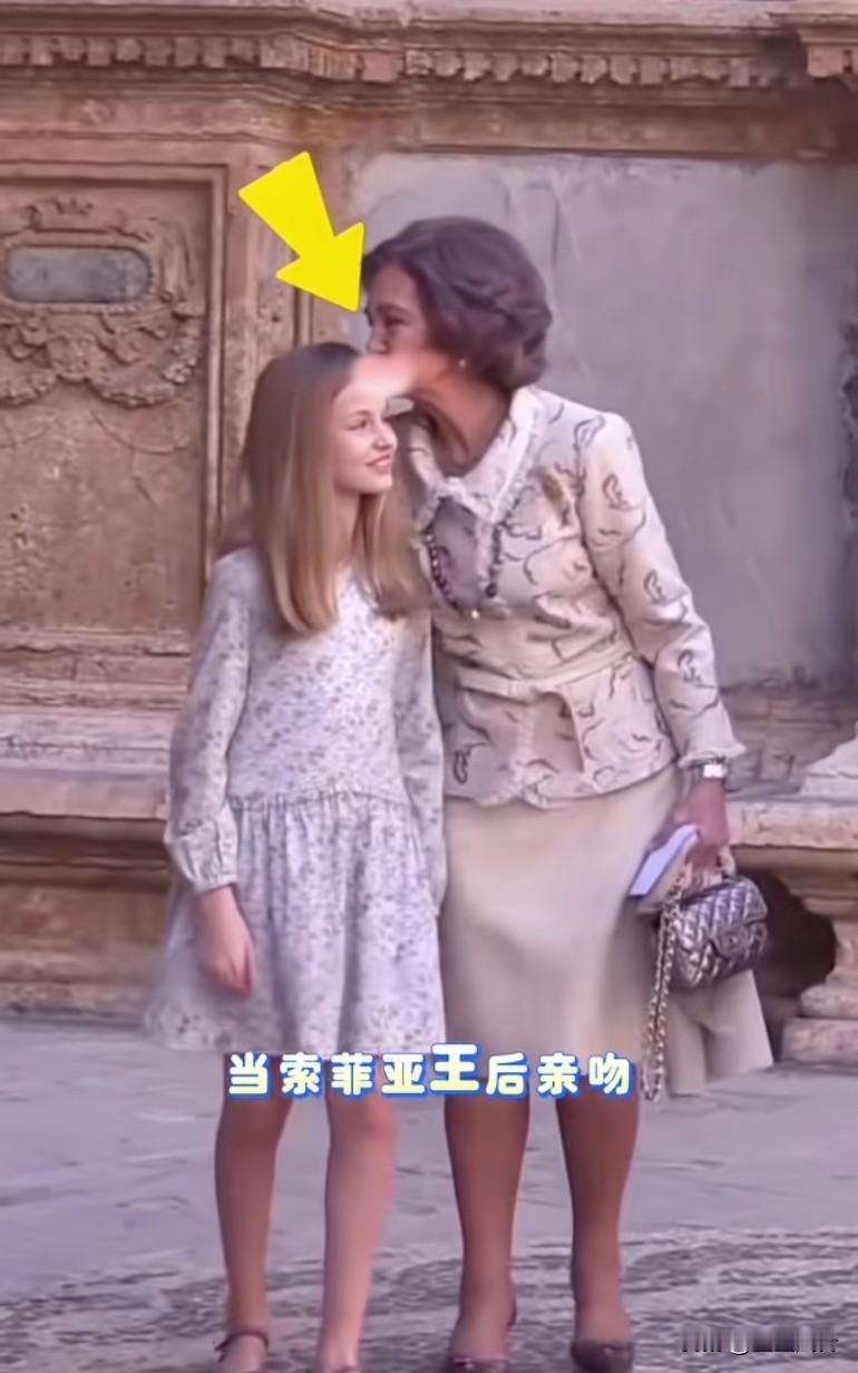 心酸一幕！太后太可怜了，交配狂一样的老公，女儿女婿外孙不省心，强势的儿媳
这个儿