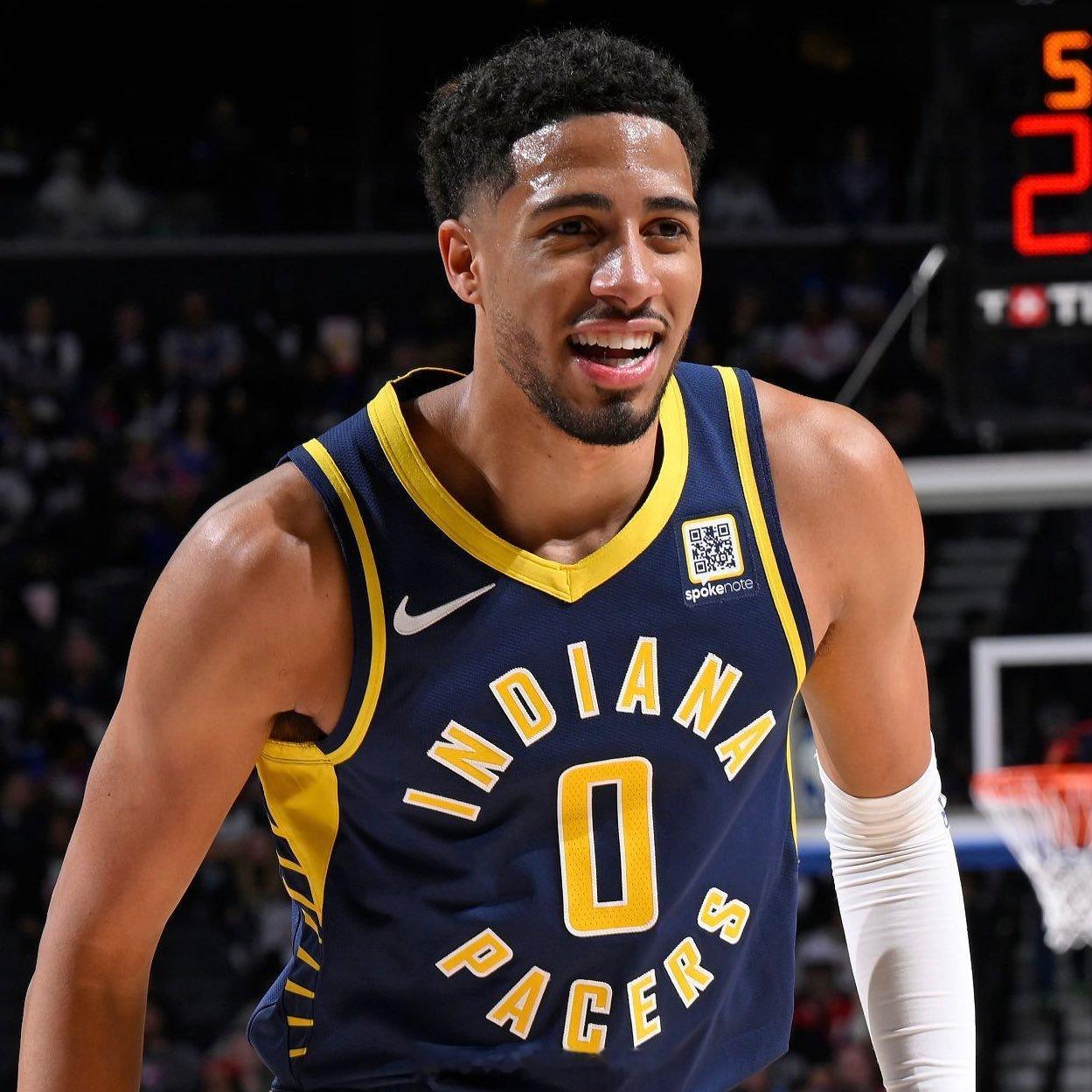 Chris Haynes：步行者对泰瑞斯·哈利伯顿能否在常规赛开始时恢复良好持乐