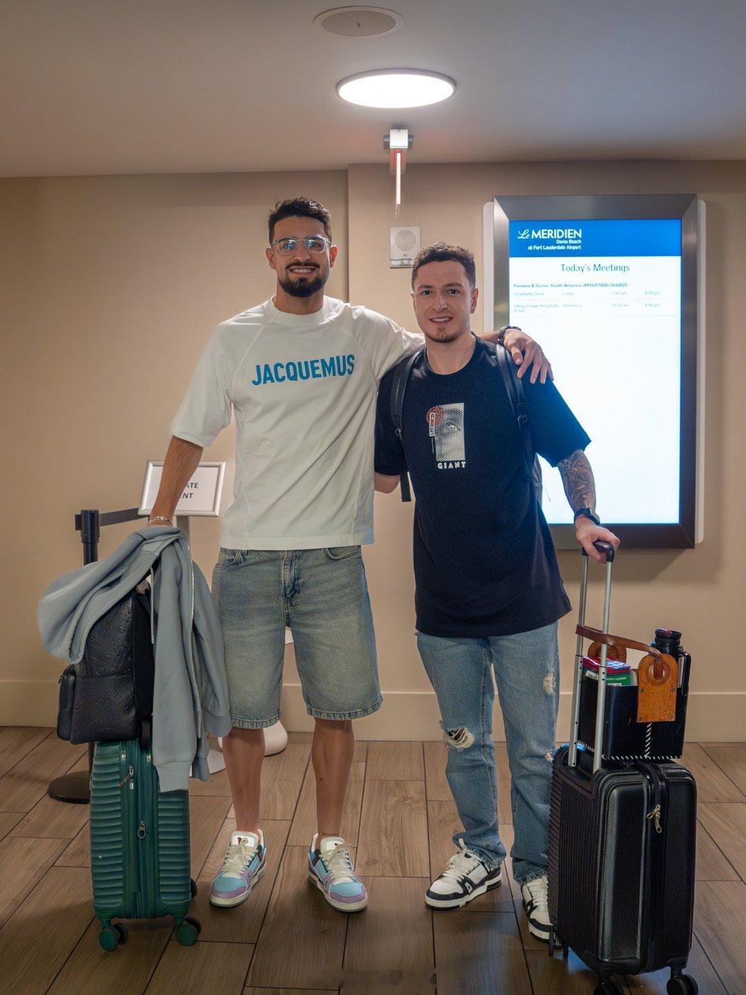 🇧🇷帕尔梅拉斯洛佩斯和莫雷诺   👦👦抵达阿根廷国家队迈阿密训练营⚽代表