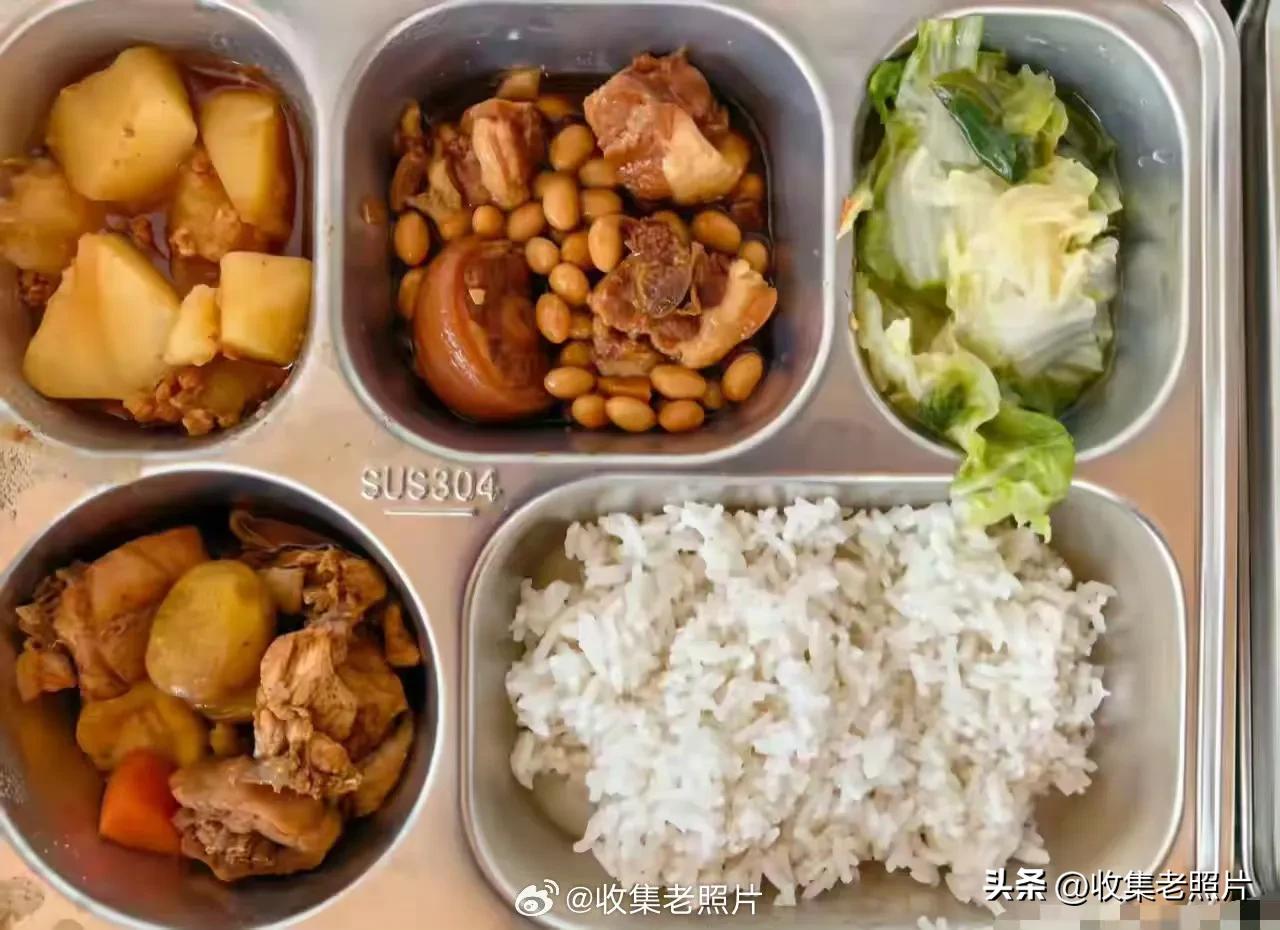 再穷不能穷教育，再饿不能饿孩子。
开学第二天，深圳小学生午餐火了！
认真办教育的