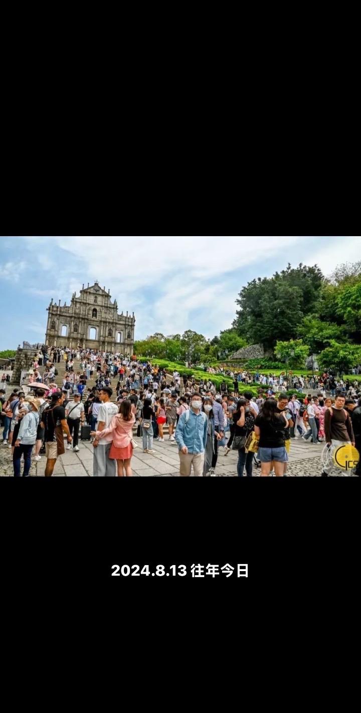 澳门🇲🇴标志性建筑：大三巴牌坊及其附近建筑物