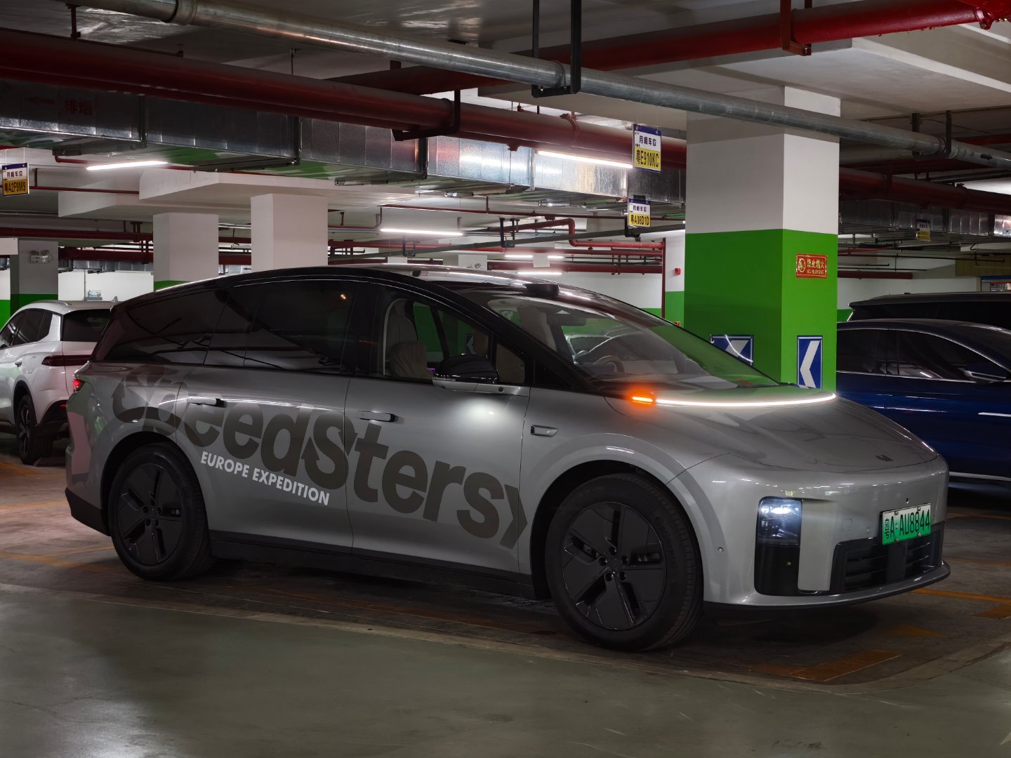 i8洗干净换回原装胎，两个月没开了，好舒服 