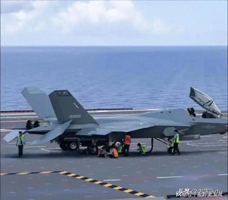 总推力超20吨歼-35起降辽宁舰，日本朝日号实锤拍摄，两艘航母战力翻倍
2026