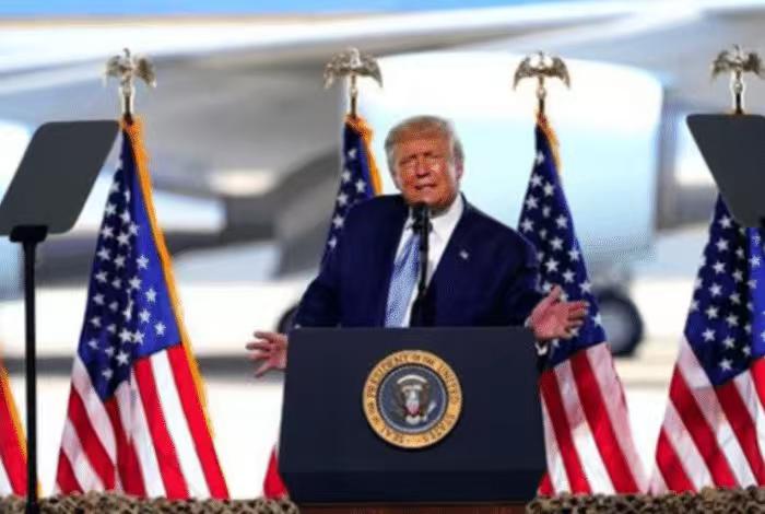 据格隆汇 11 月 3 日消息，特朗普近期释放的两项关键信号 —— 未认真考虑向