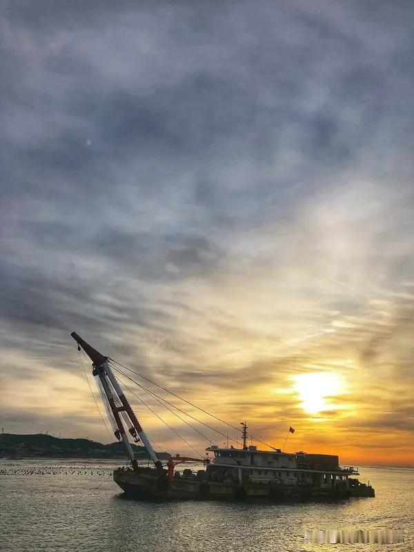 惊！1月26日凌晨，菲律宾南部一艘渡轮突发沉没，生死转瞬之间！
     
  