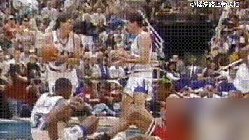 你敢信？1998年总决赛G1，巅峰马龙11投仅1中，败在矮5厘米轻30斤的罗德曼