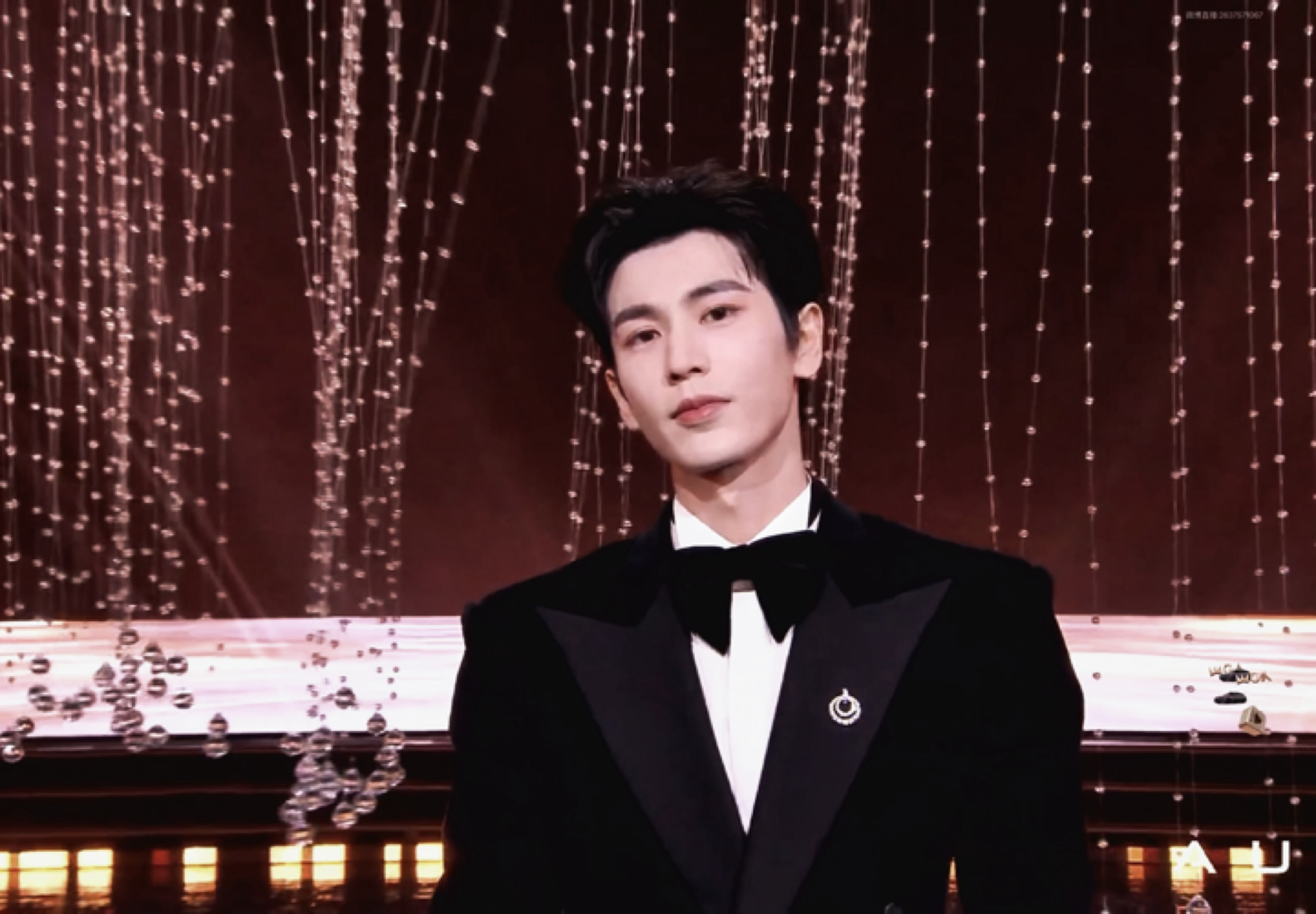 额滴天呢…凌赫完全上位者的姿态🥵微博视界大会内场 ​​​