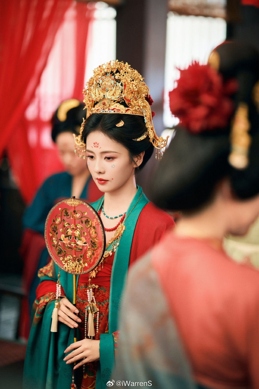 白鹿莫离开播前直接登顶豆瓣实时热门第一了！要开始看莫离叶璃啦！腾讯给白鹿丞磊莫离