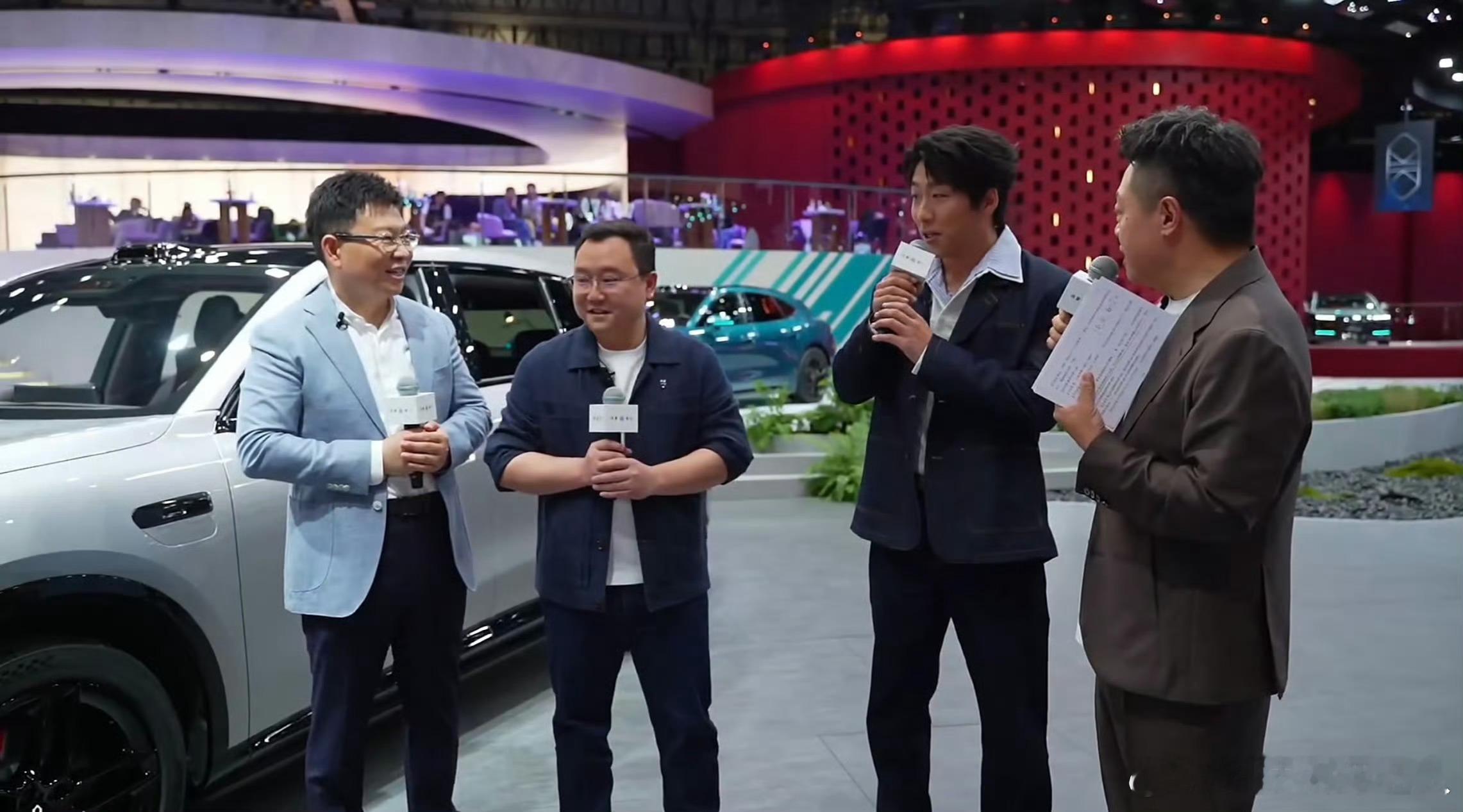 余承东水哥聊为什么选择智界V9这次水哥作为智界V9小订车主，在直播里分享的选车想